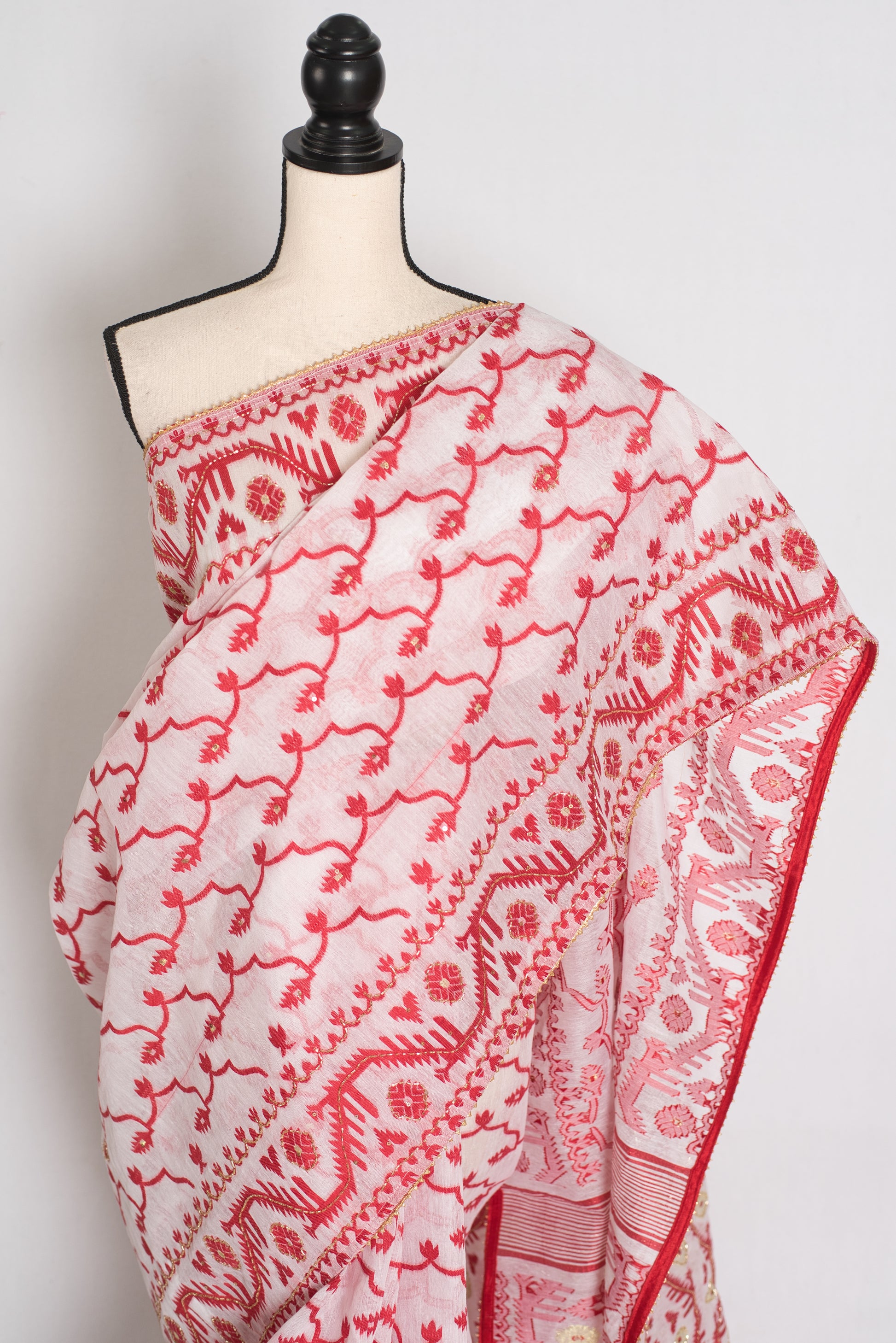 Rai : White and Red Blended Cotton Jamdani Saree, Bengali Durga Puja Look image 2