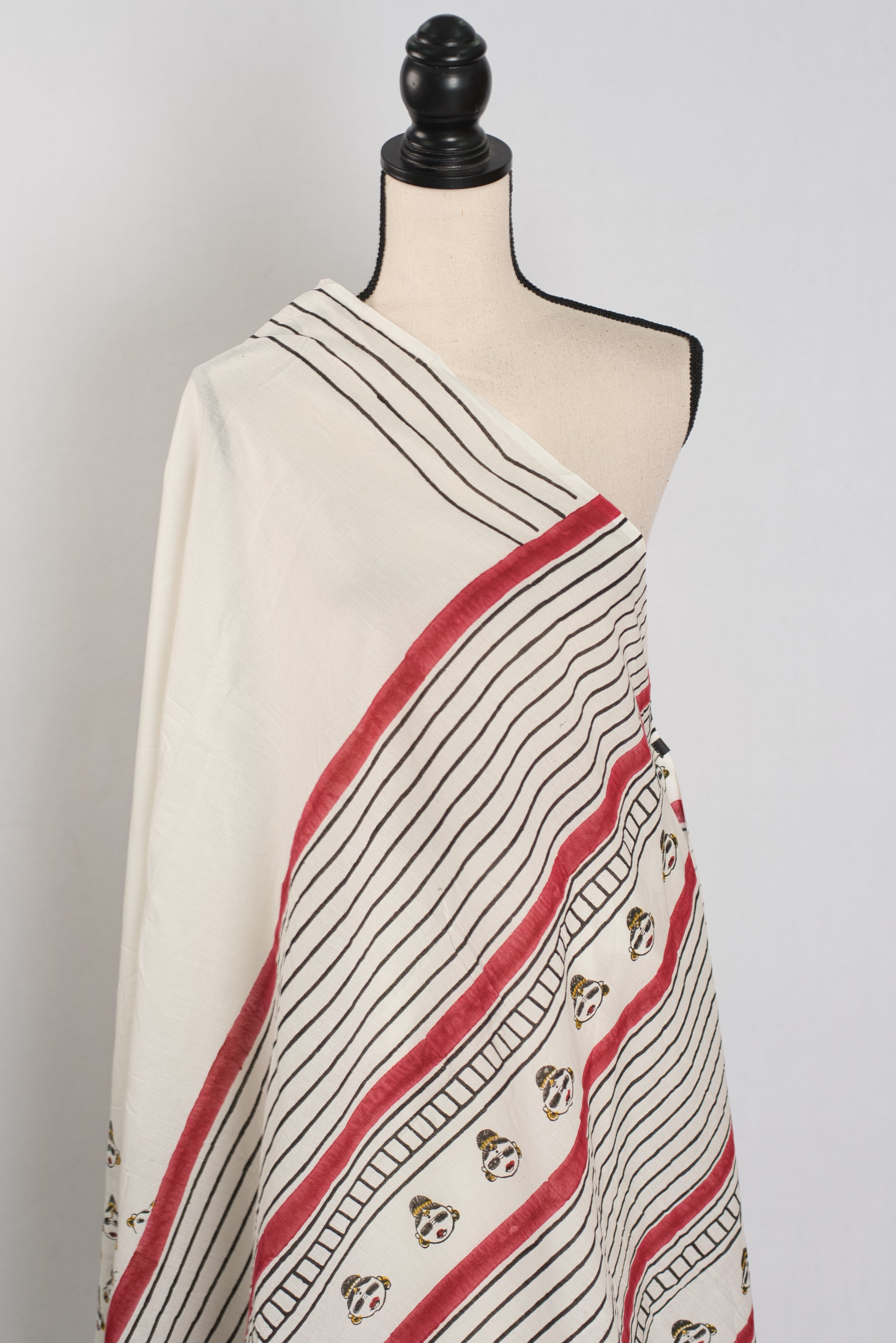 Sandhi: White & Black Contemporary Printed Mulmul Cotton Saree image 4