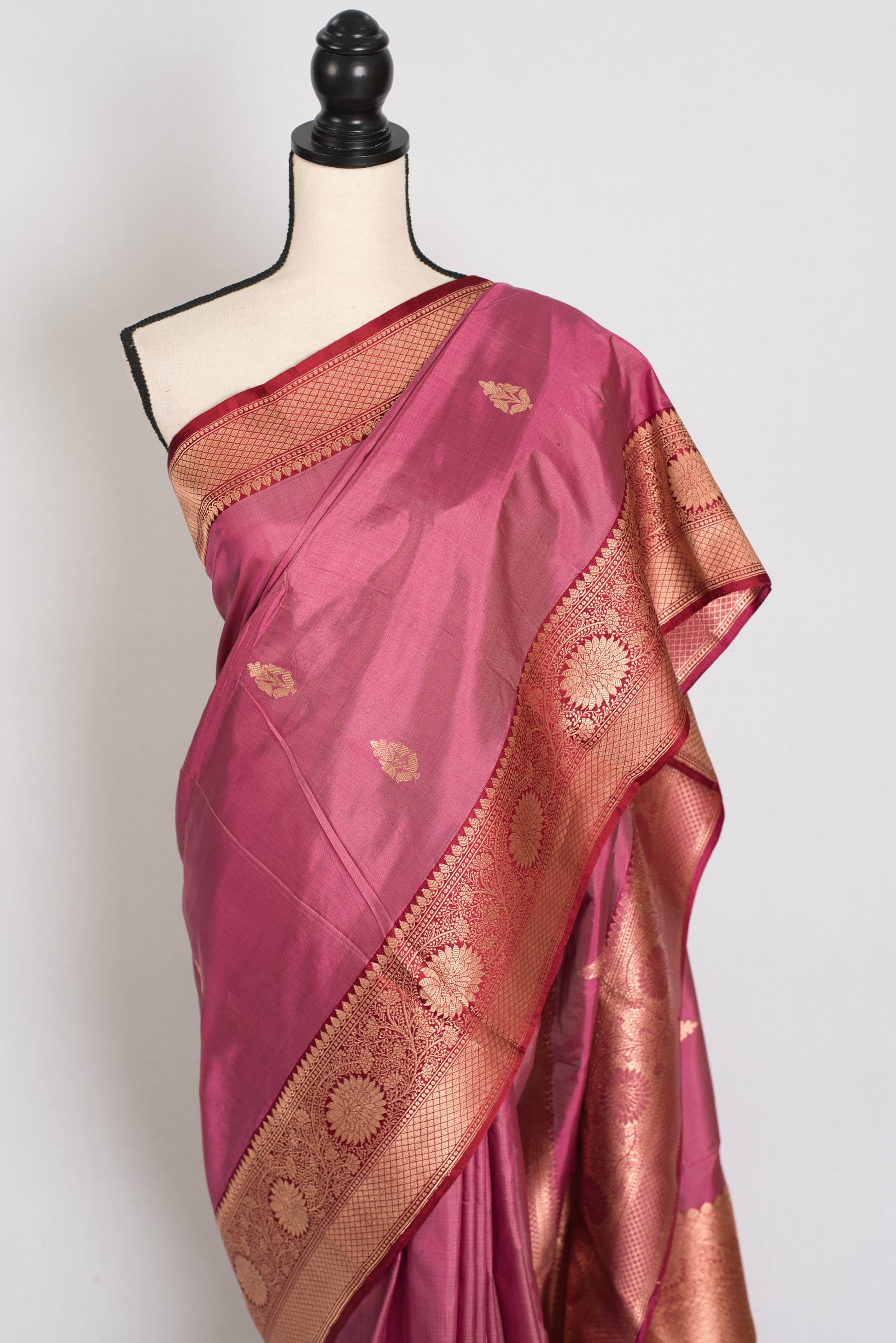 Mrinal : Certified Silk Banarasi Saree in Purplish Pink and Dark Red image 5