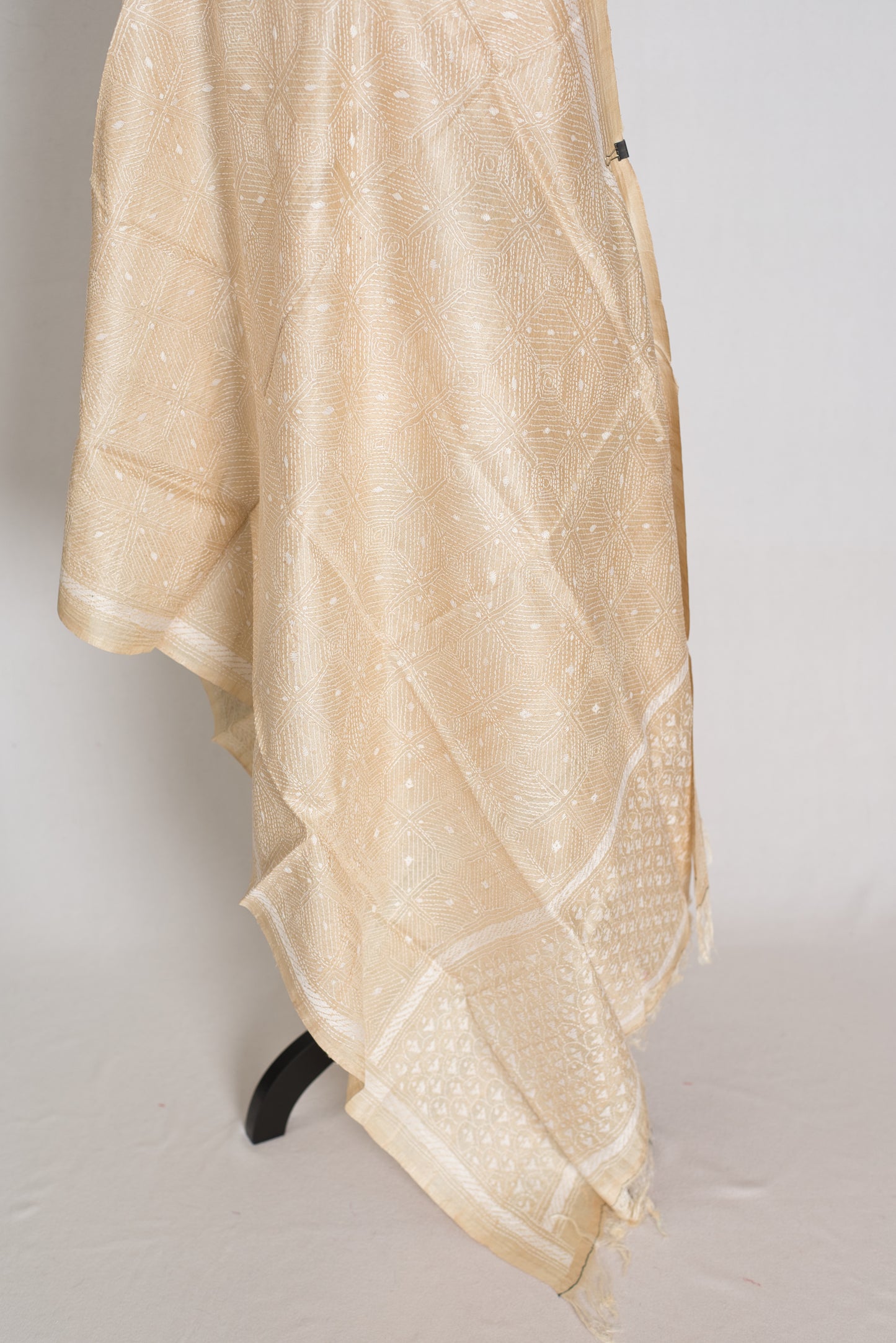 Artisanal West Bengal Beige & White Pure Gachi Tussar Silk Kantha Dupatta image 2