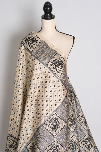 Rhythm : Beige Hand Embroidery Kantha Stitch Gachi Tussar Silk Saree image 3