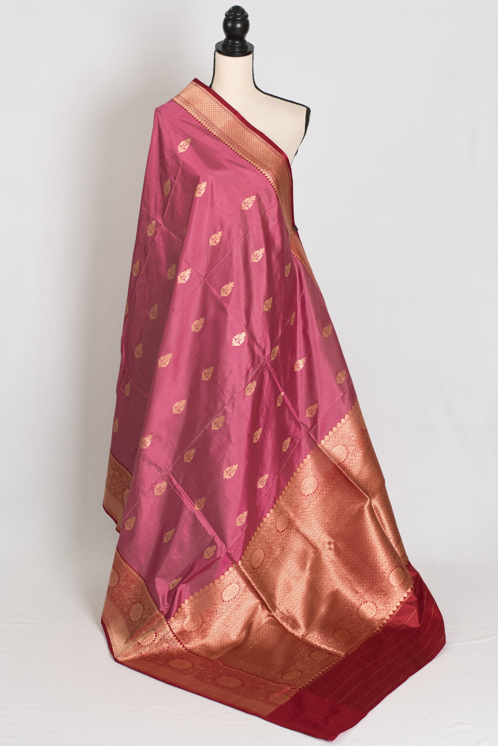 Mrinal : Certified Silk Banarasi Saree in Purplish Pink and Dark Red image 1