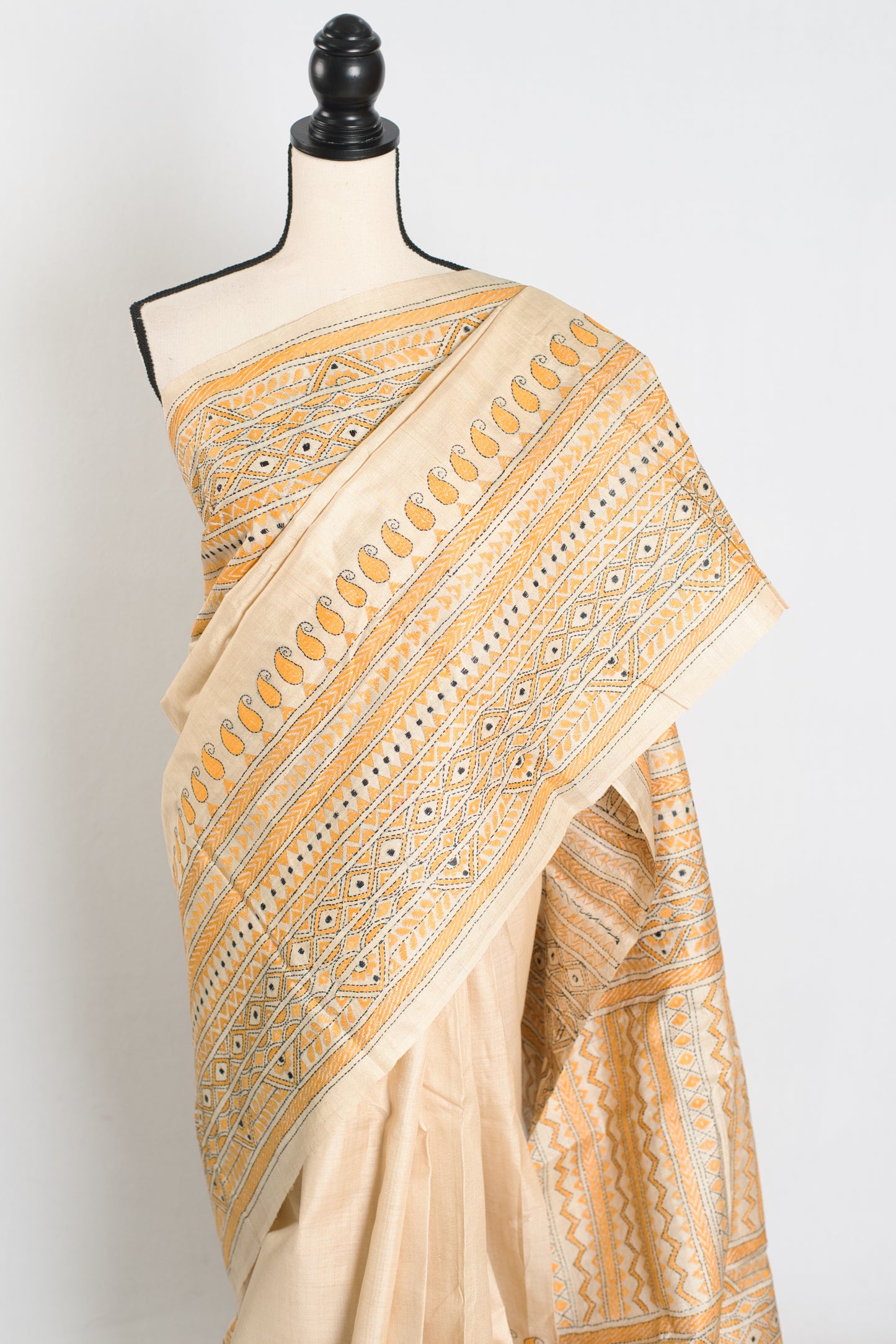 Suchitra : Hand Embroidery Tussar Silk Kantha Stitch Saree in Beige and Yellow image 5