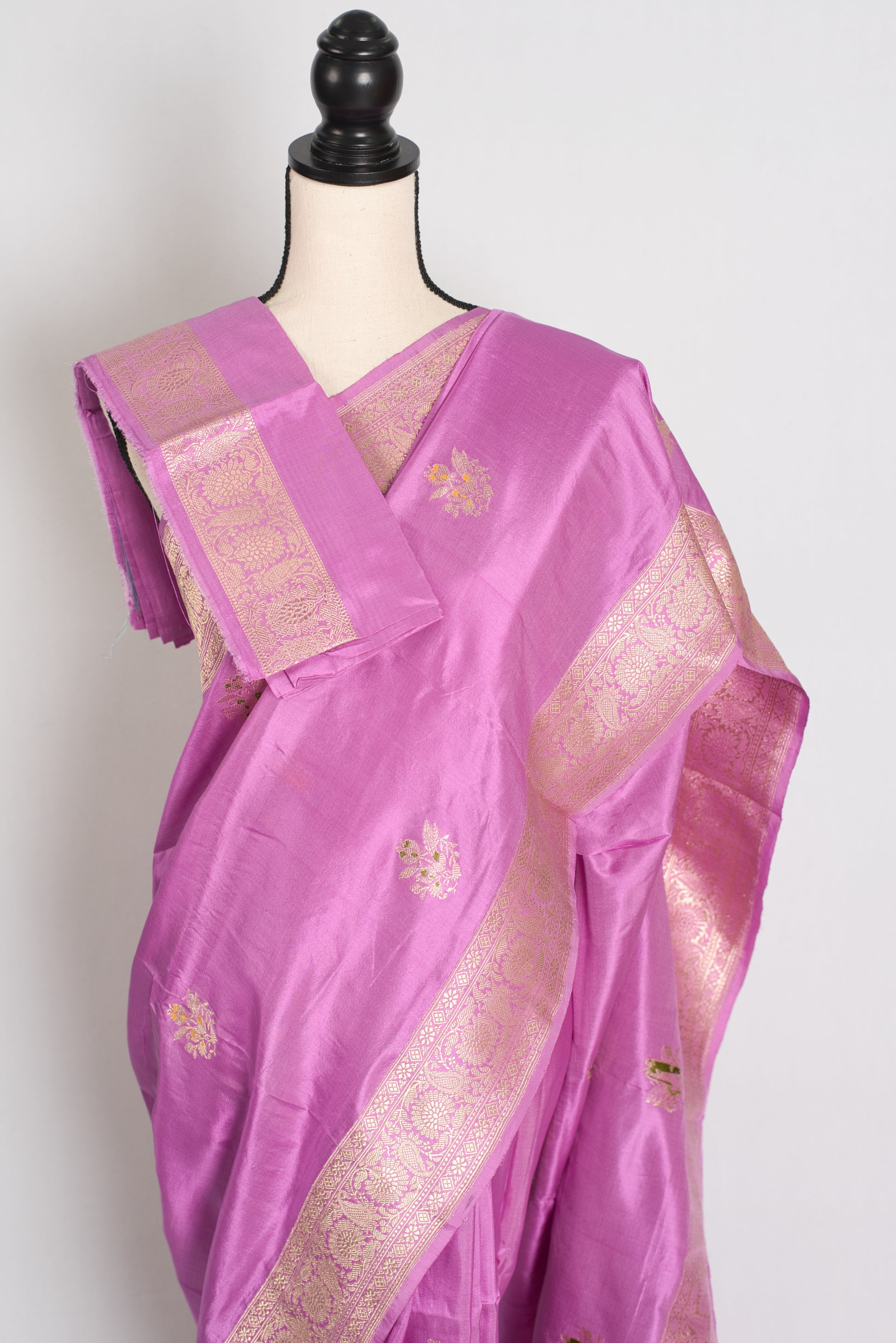 Shukti : Lavender and Gold Minakari Banarasi Kadwa Silk Saree image 2