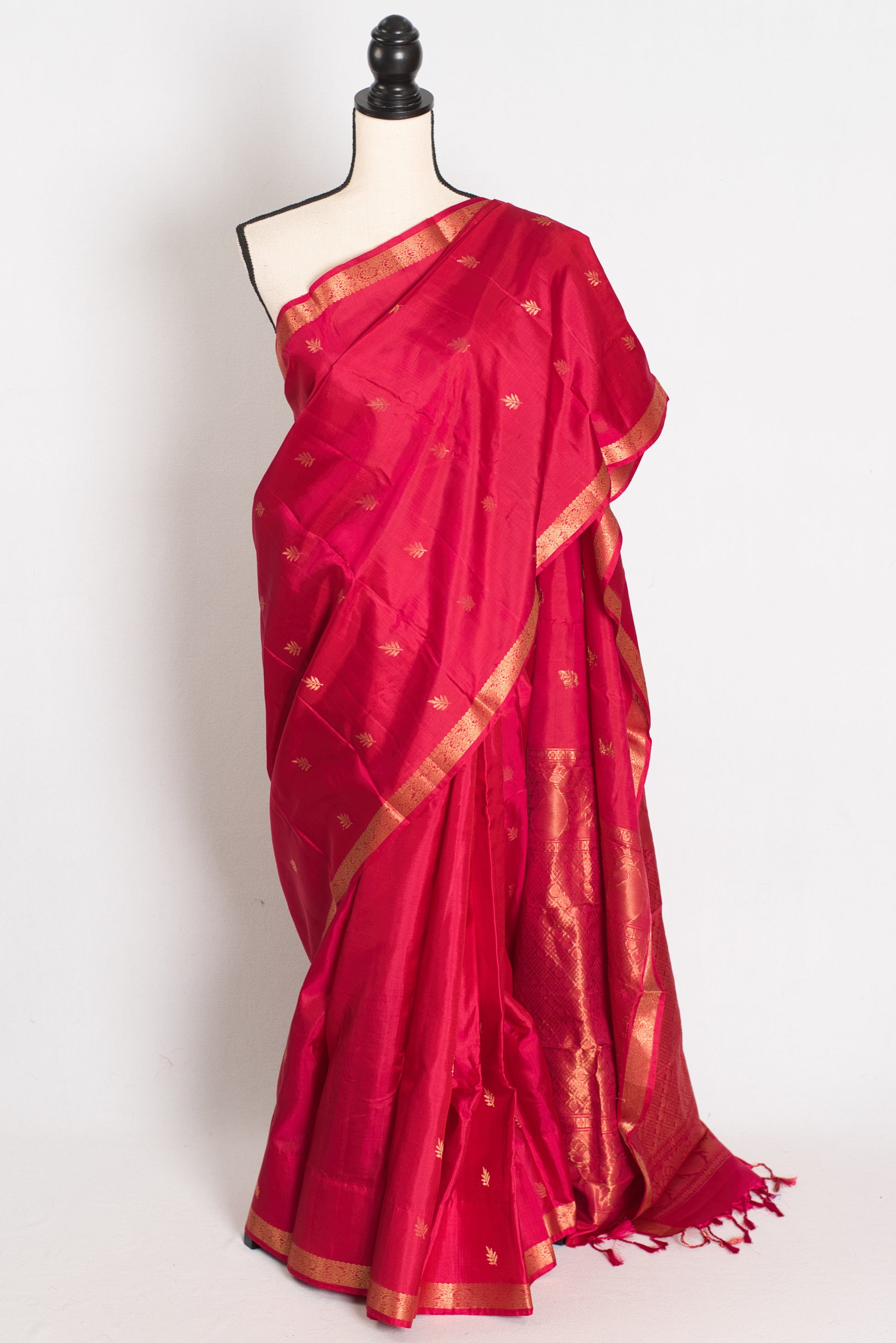 Nita: Rose Pink Kanjivaram Silk Saree |Traditional Small Gold Border image 0
