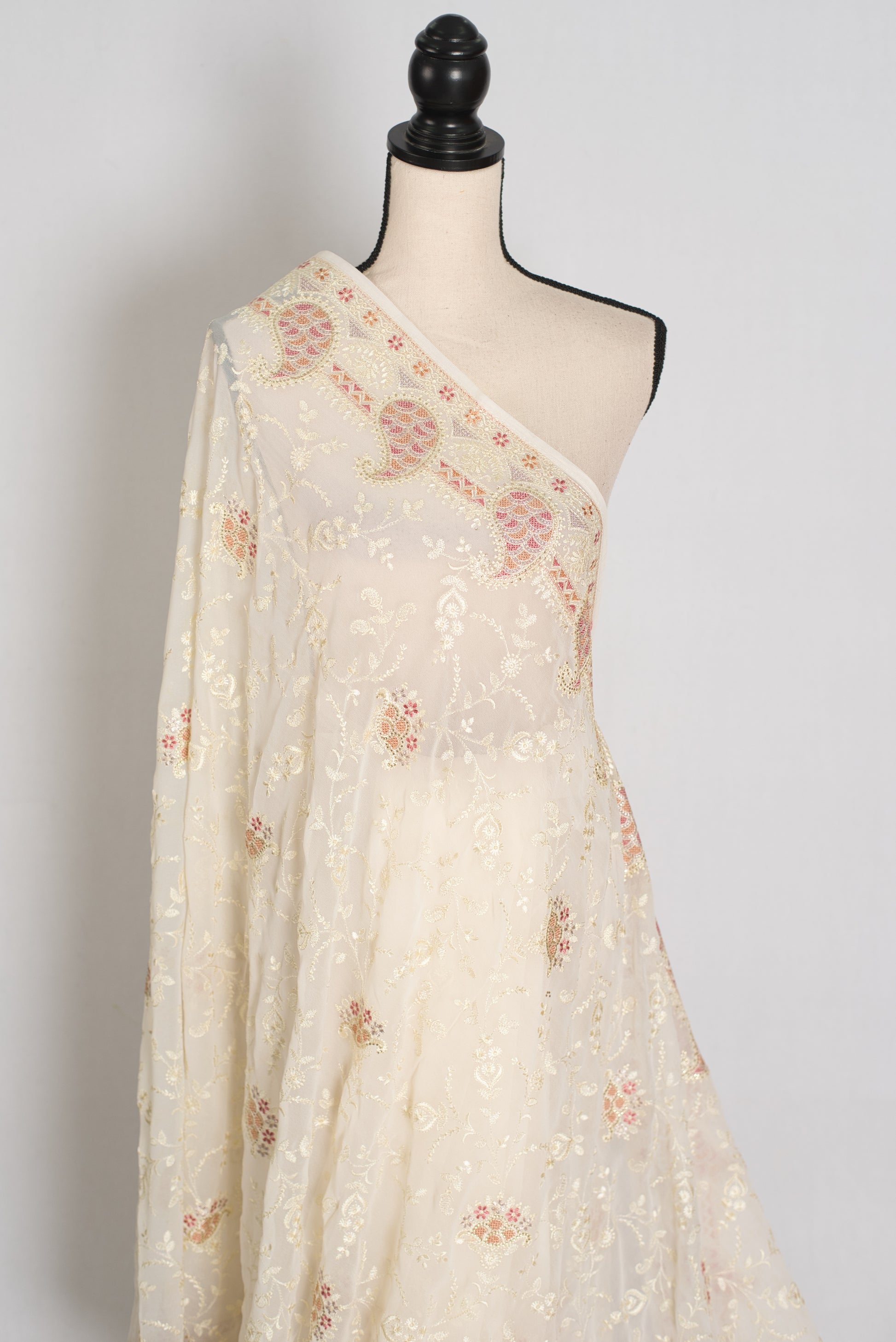 Shaba : Off-White Georgette Embroidered Cocktail Partywear Saree image 4