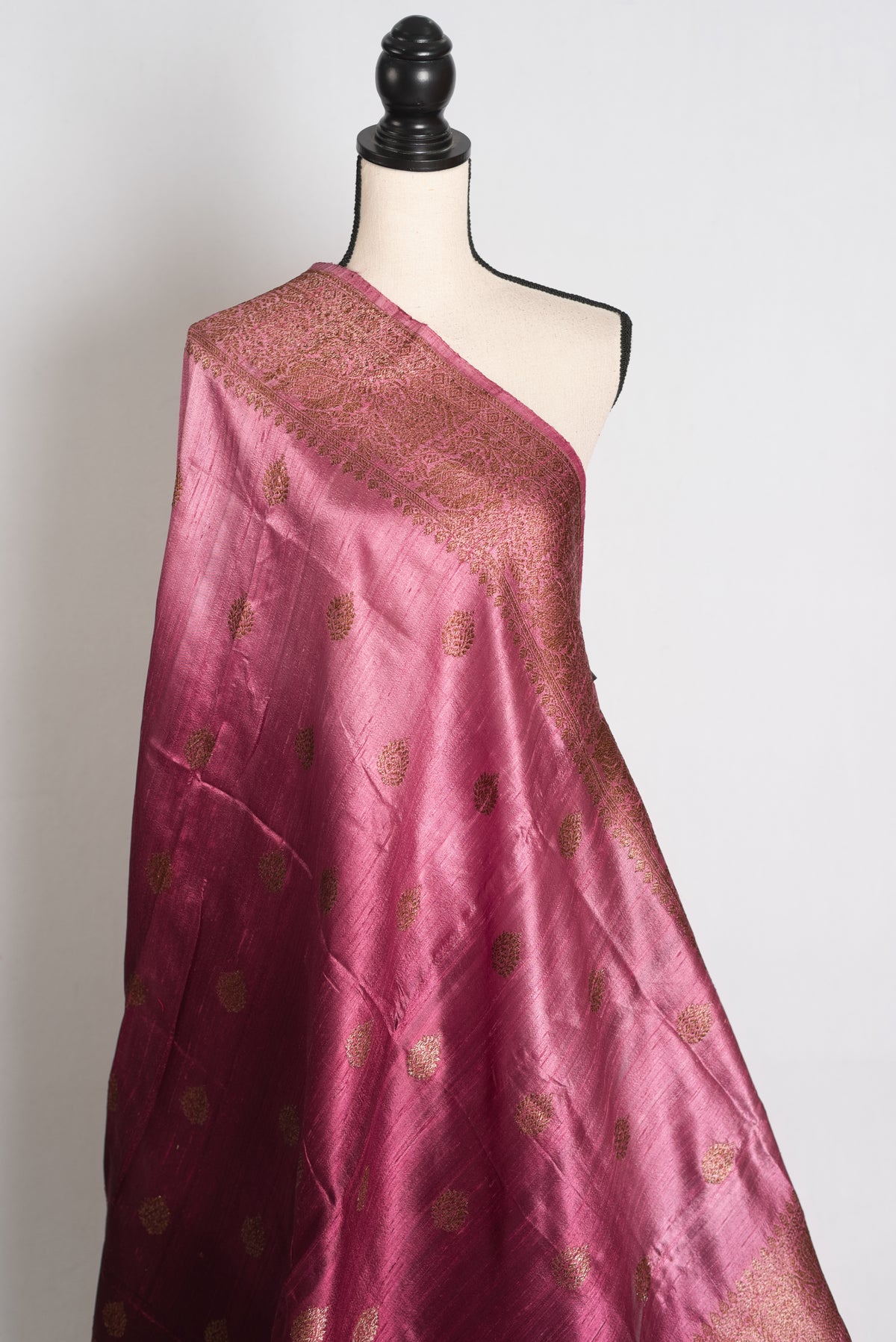 Farah : Pink & Wine Ombre Raw Silk Handloom Banarasi Saree | Silk Mark Certified image 4