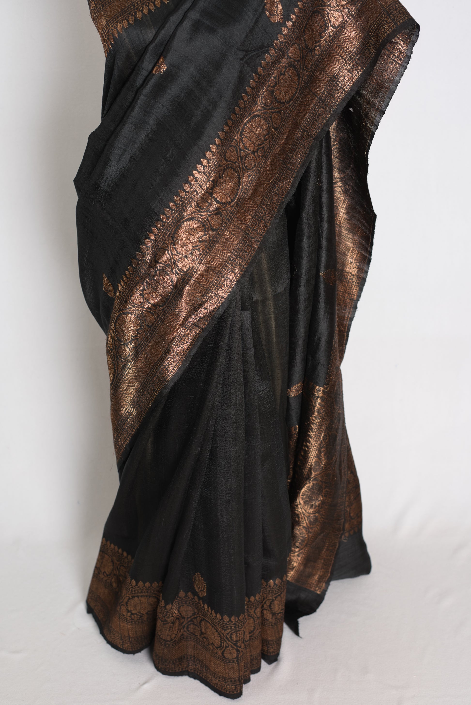 Nandini : Black Pure Raw Silk Banarasi Saree | Antique Gold Zari Weave image 5
