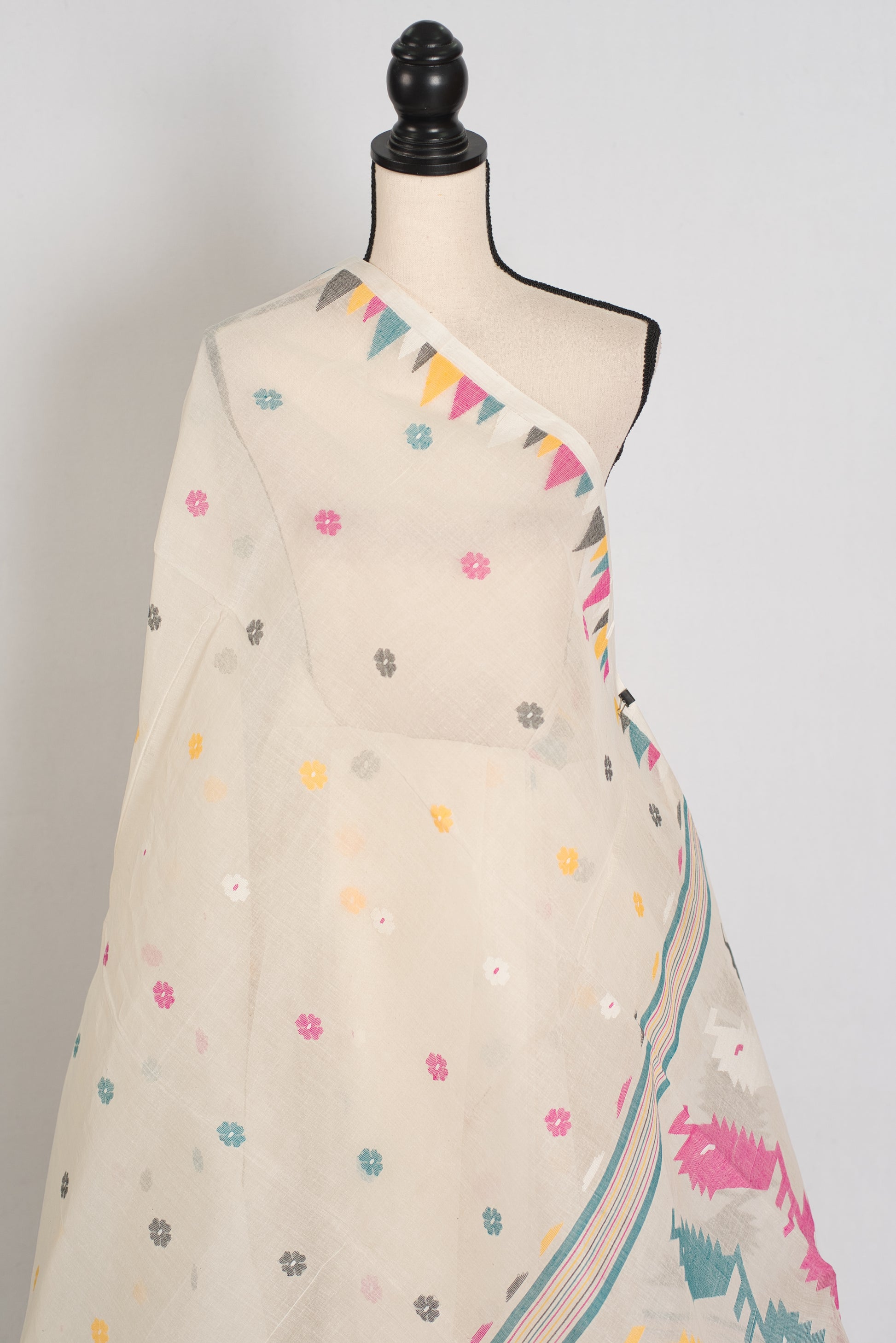 Meera | Off-White Pure Cotton Handwoven Jamdani Saree image 4