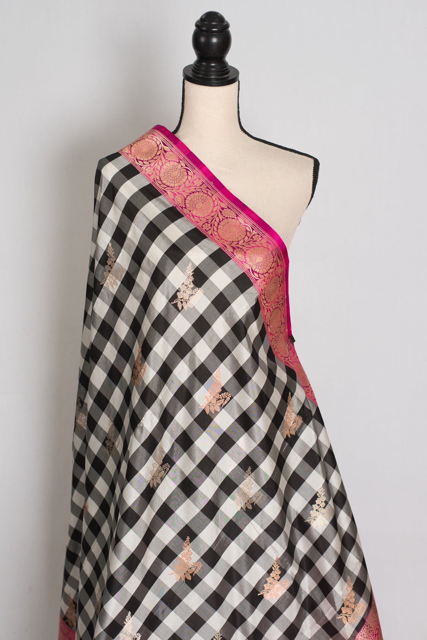 Priyanka :Black and White Checks Katan Silk Banarasi Saree | Silk Mark Certified image 3