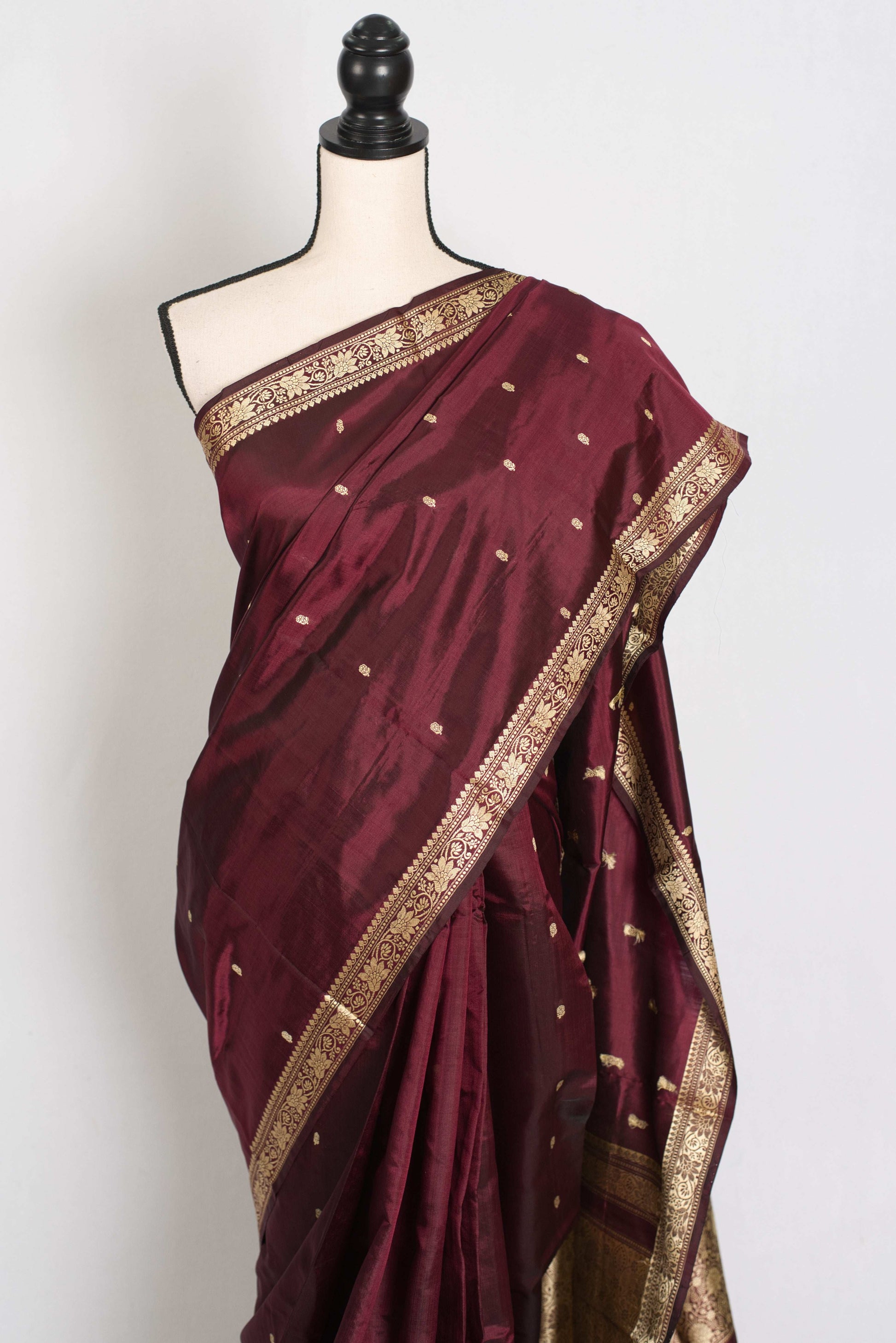 Noori : Certified Silk Burgundy Banarasi Katan Silk Saree with Resham Work image 6