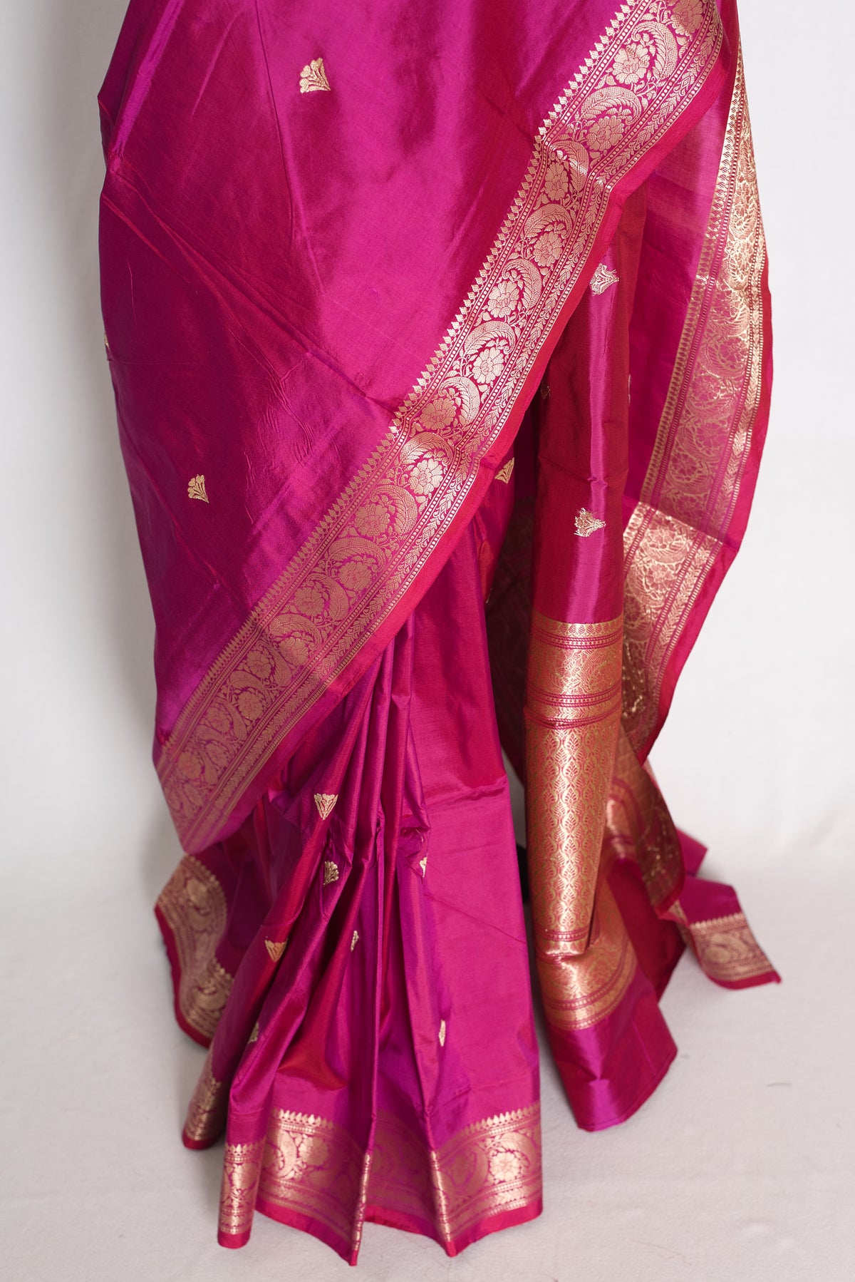 Piya: Purple and Gold Lightweight Katan Pure Silk Banarasi Saree image 6