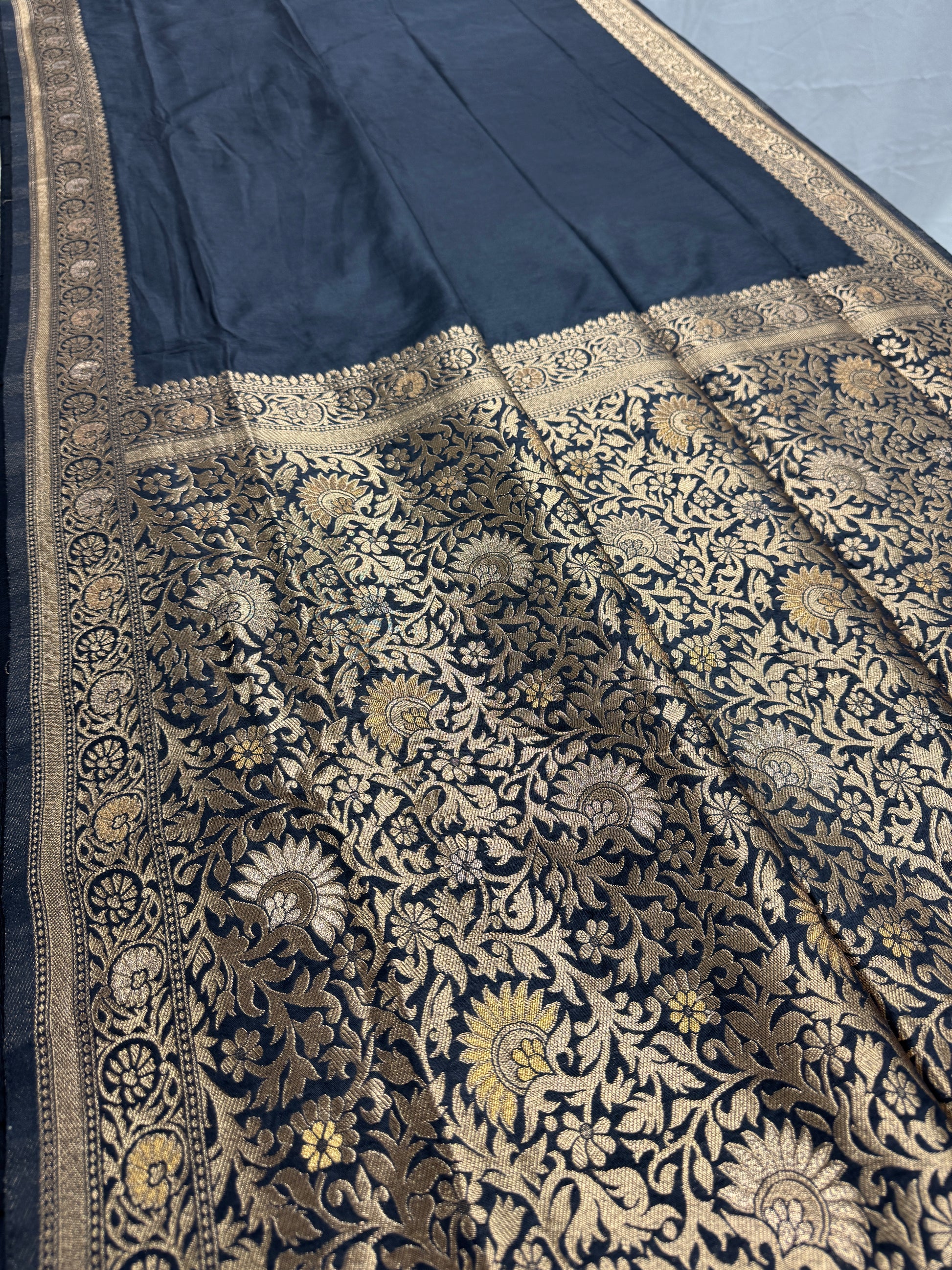 Sumita : Budget Friendly Blended Valkalam Banarasi Saree in Dark Grey image 2