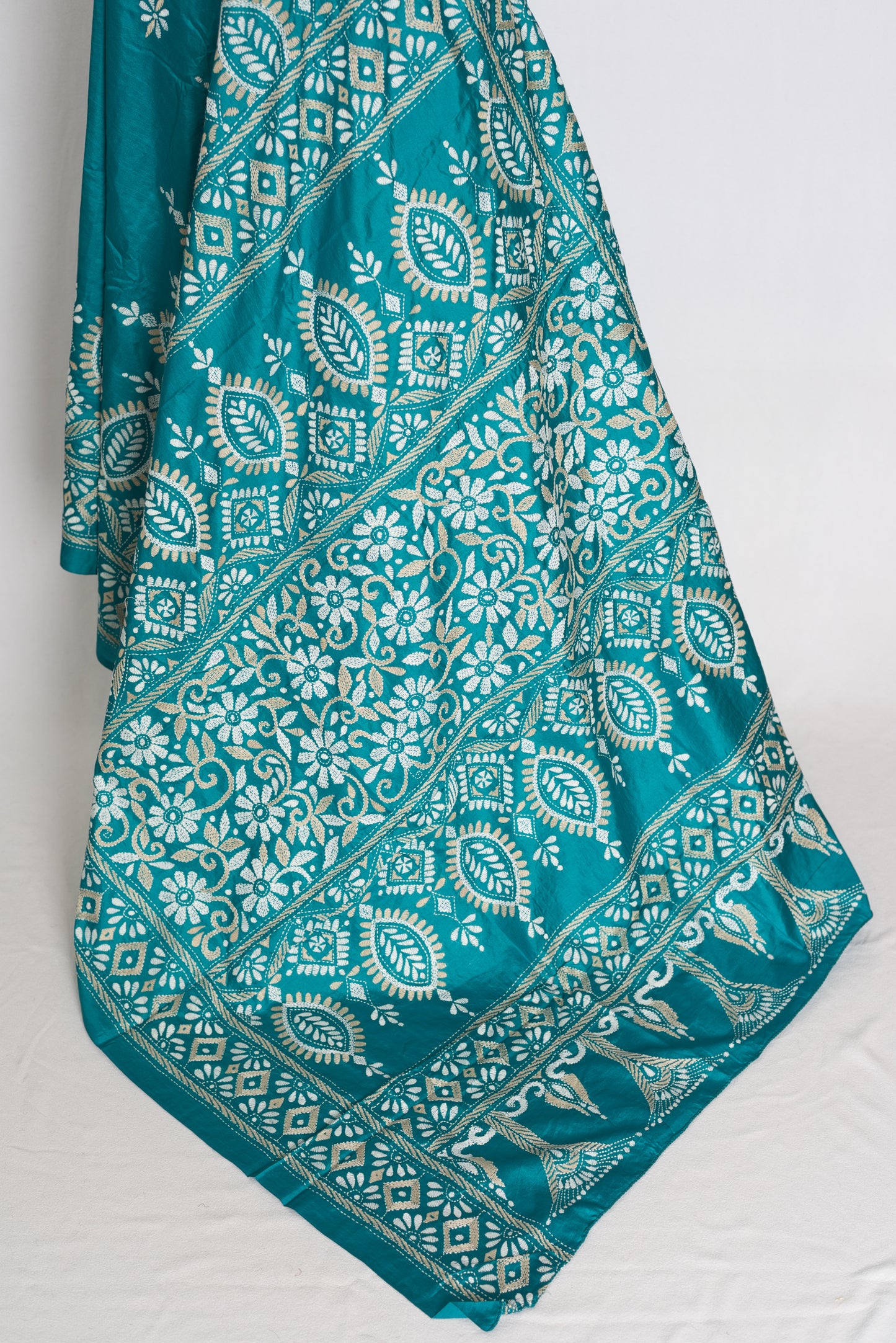 Mahua : Green Pure Silk Hand-Embroidered Kantha Stitch Saree | Silk Mark image 3