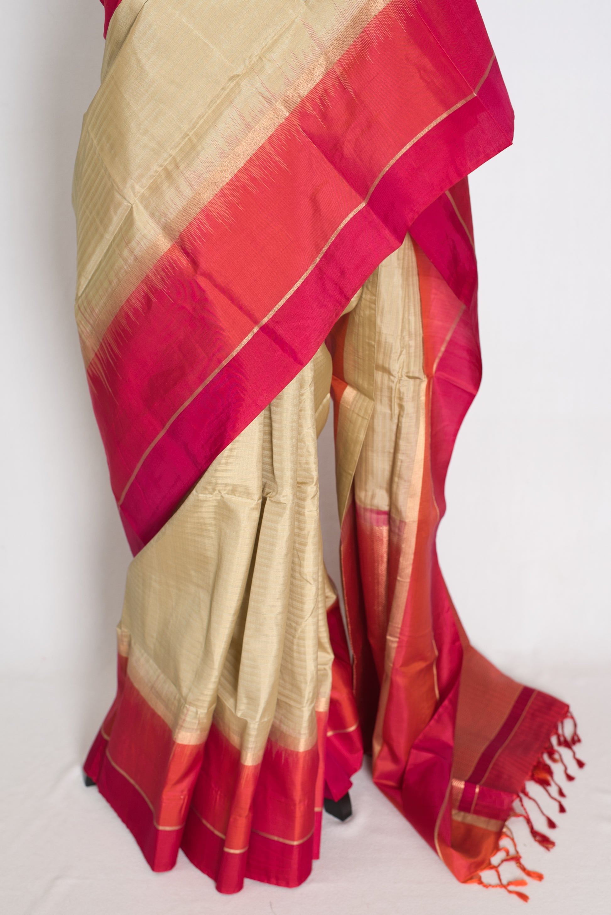 Sree : Clay Brown, Orange, and Red Wide Border Lightweight Kanjivaram Silk Saree image 5