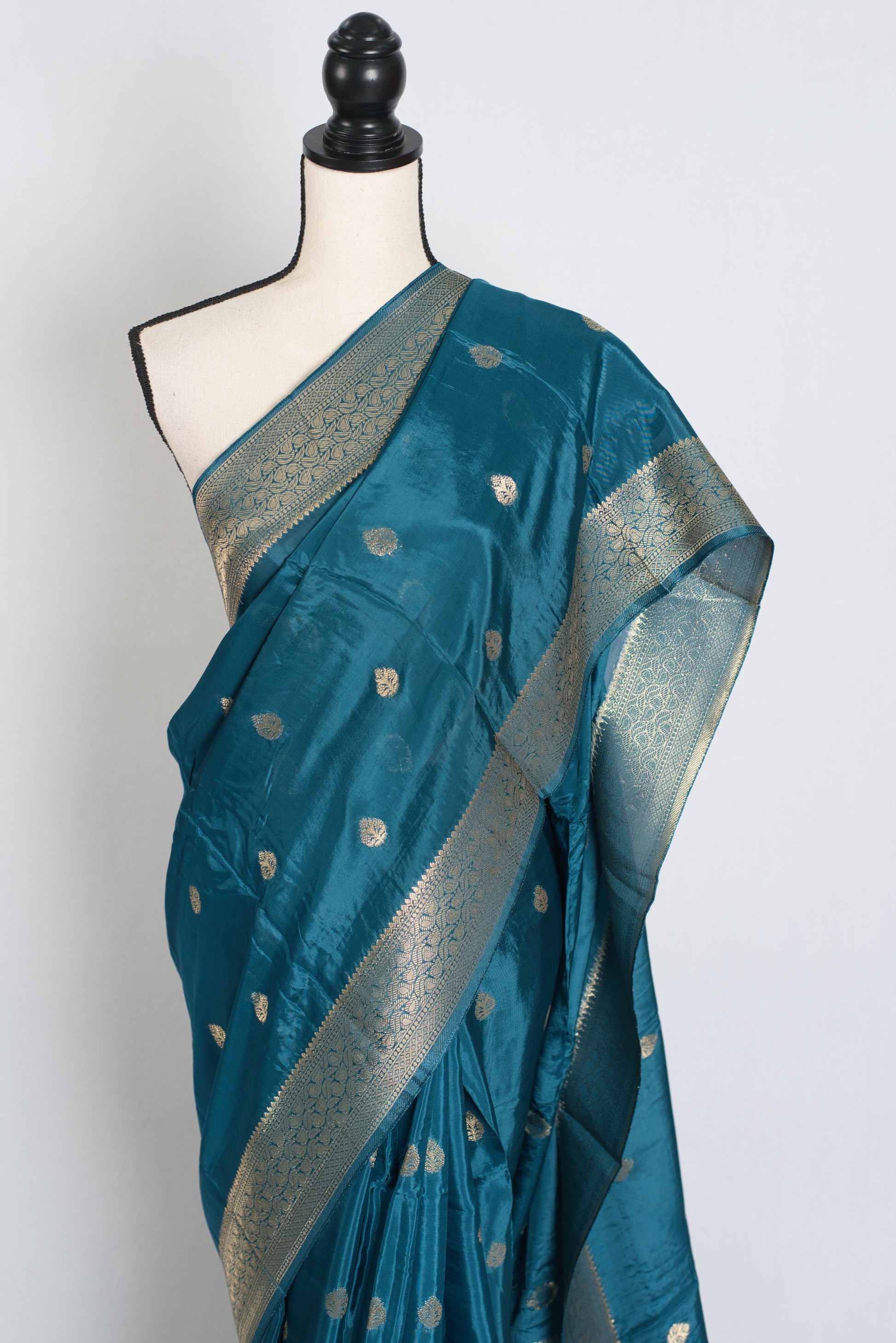 Nisha : Lightweight Semi Crepe Banarasi Saree in Blue and Gold image 5