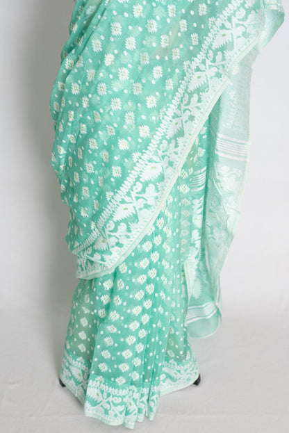 Sea Green and White Jamdani saree — pallu view
