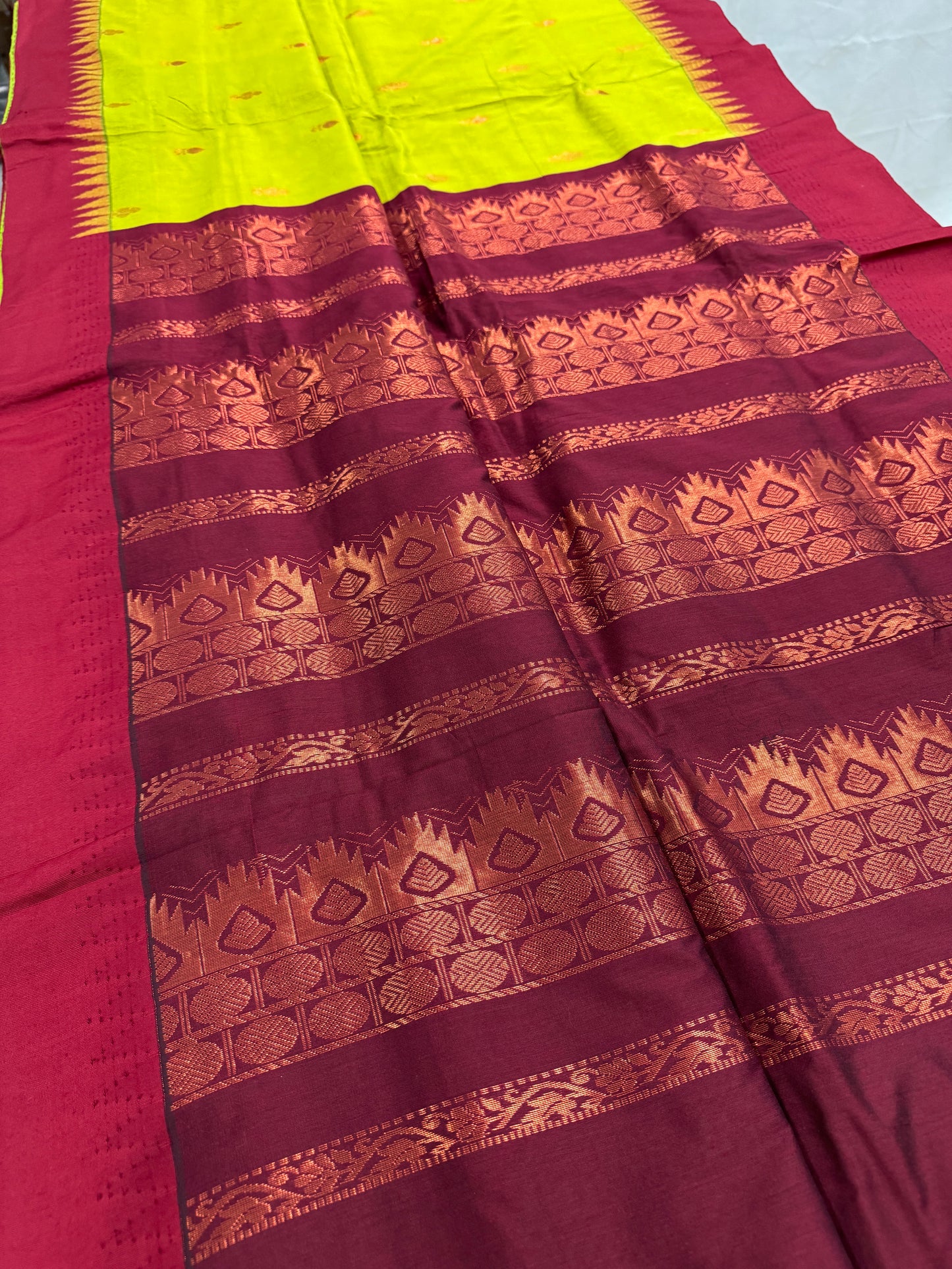 Jaya : Blended Cotton Gadwal Saree in Parrot Green and Red image 2