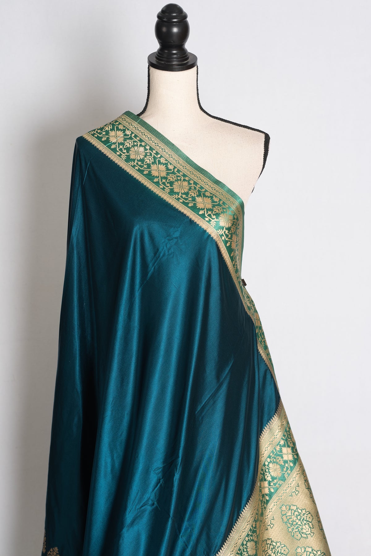 Aarna: Blue Semi Mashru Valkalam Banarasi Silk Saree with 40 Size Blouse image 5
