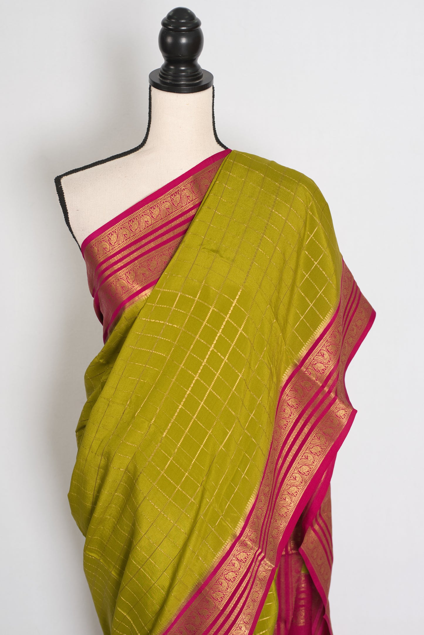 Maya – Moss Green and Dark Pink Checked Pure Mysore Silk Saree image 6