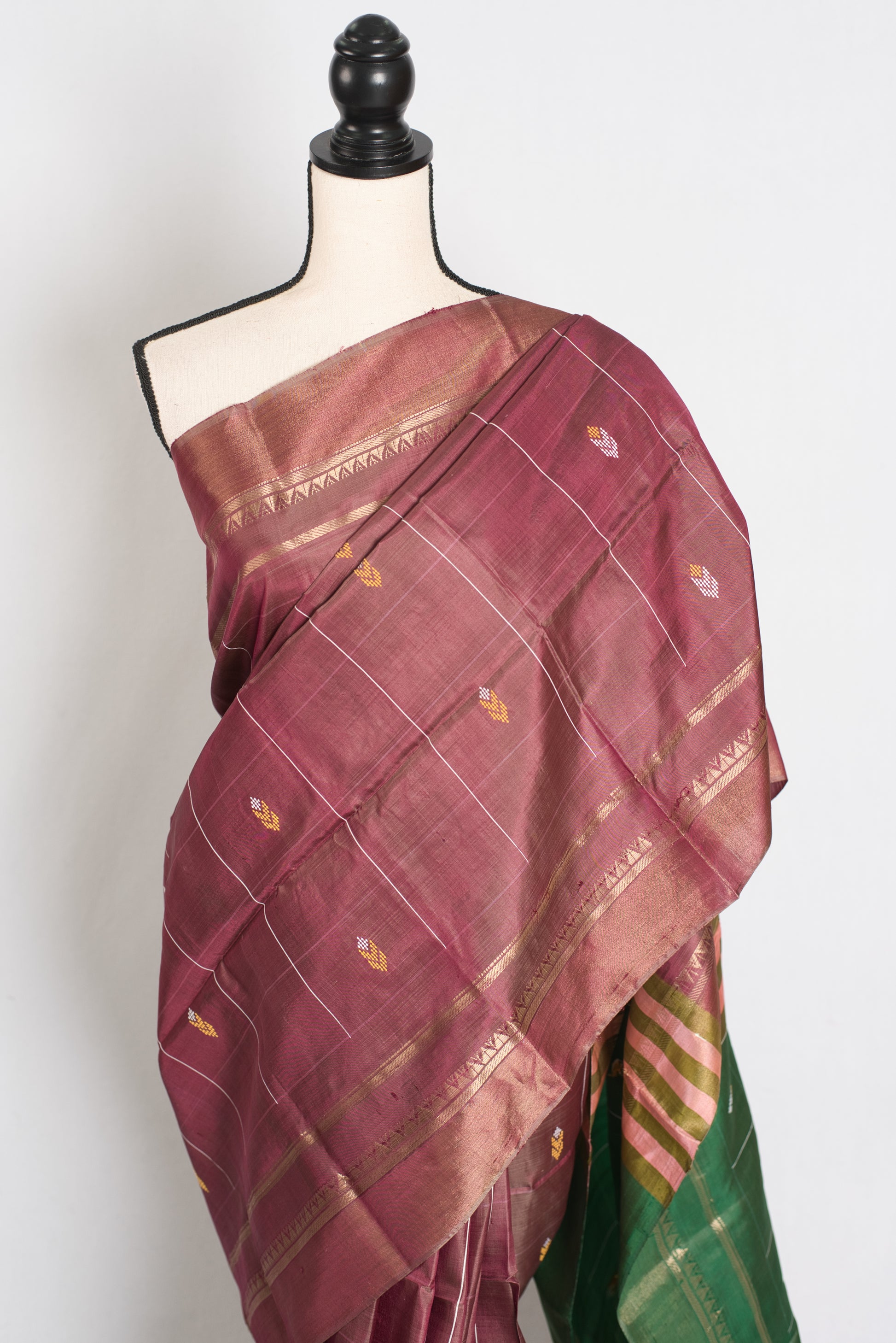 Basanti : Bishnupur Katan Silk Checks Kalakshetra Saree in Brown and Green image 6