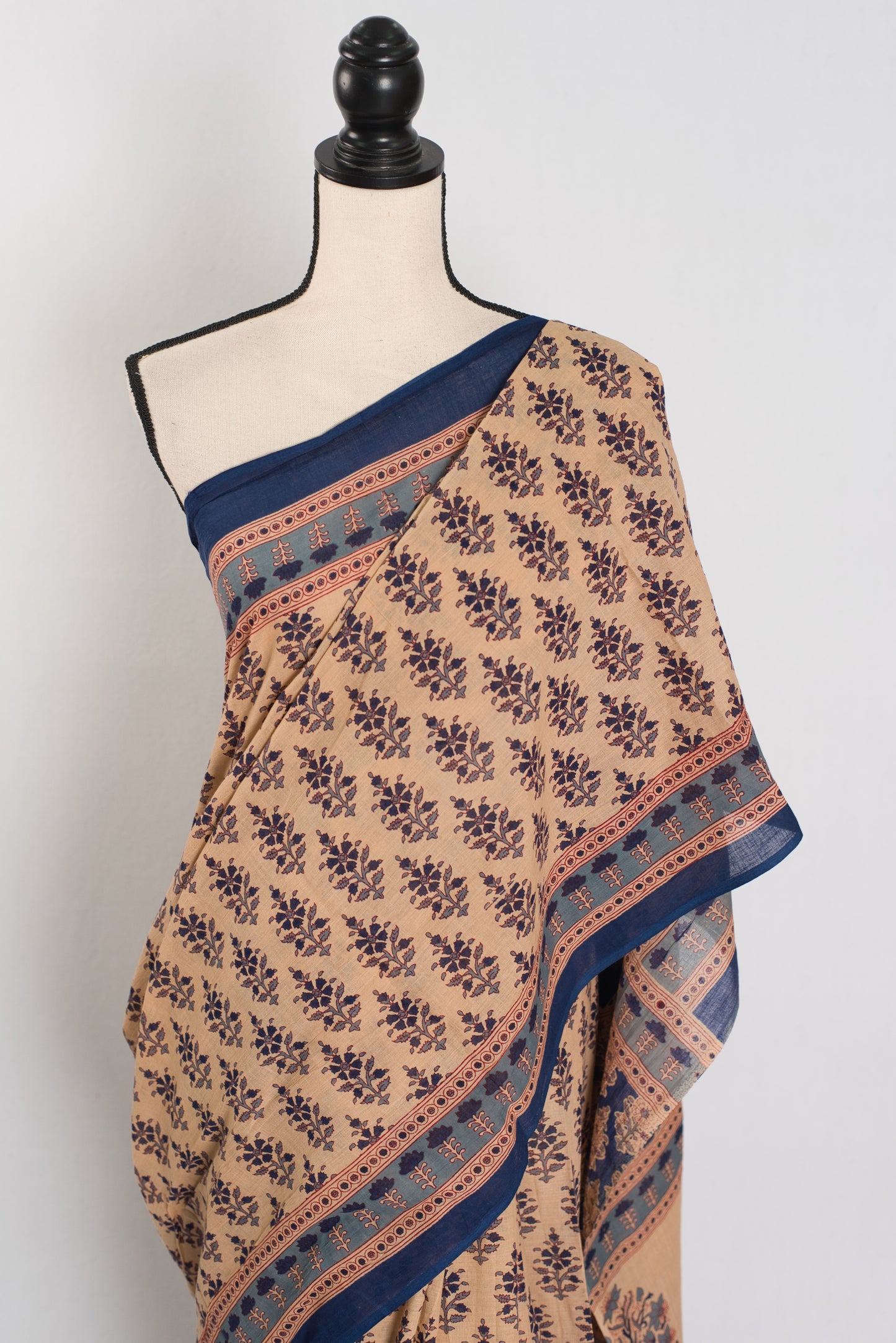 Jia: Beige & Blue Kalamkari Printed Mulmul Cotton Saree image 6