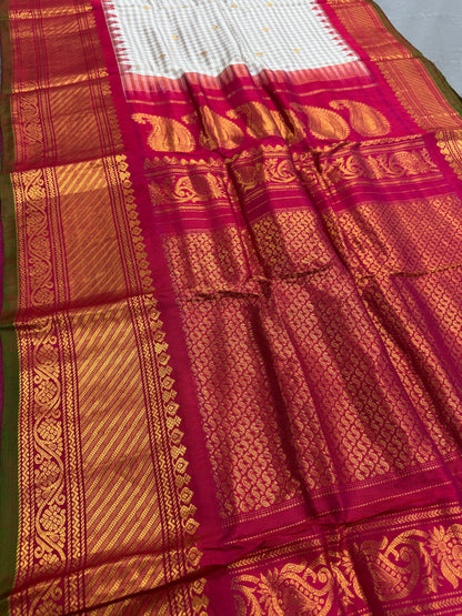 Chandrika - Hand Woven Traditional Checked Gadwal Silk Saree image 3