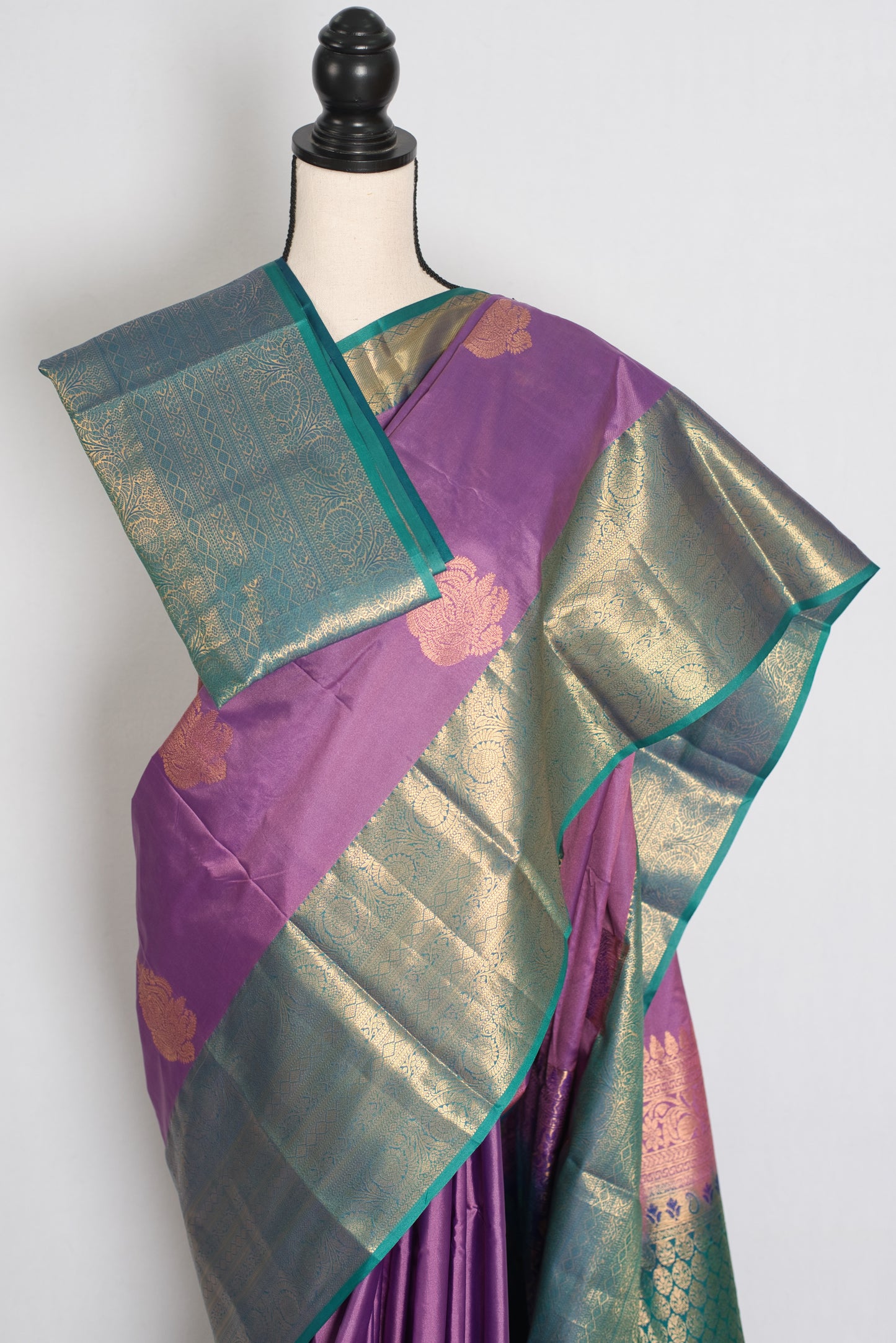 Mita : Mauve & Sea Green Contrast Semi Silk Kanjivaram Saree image 2