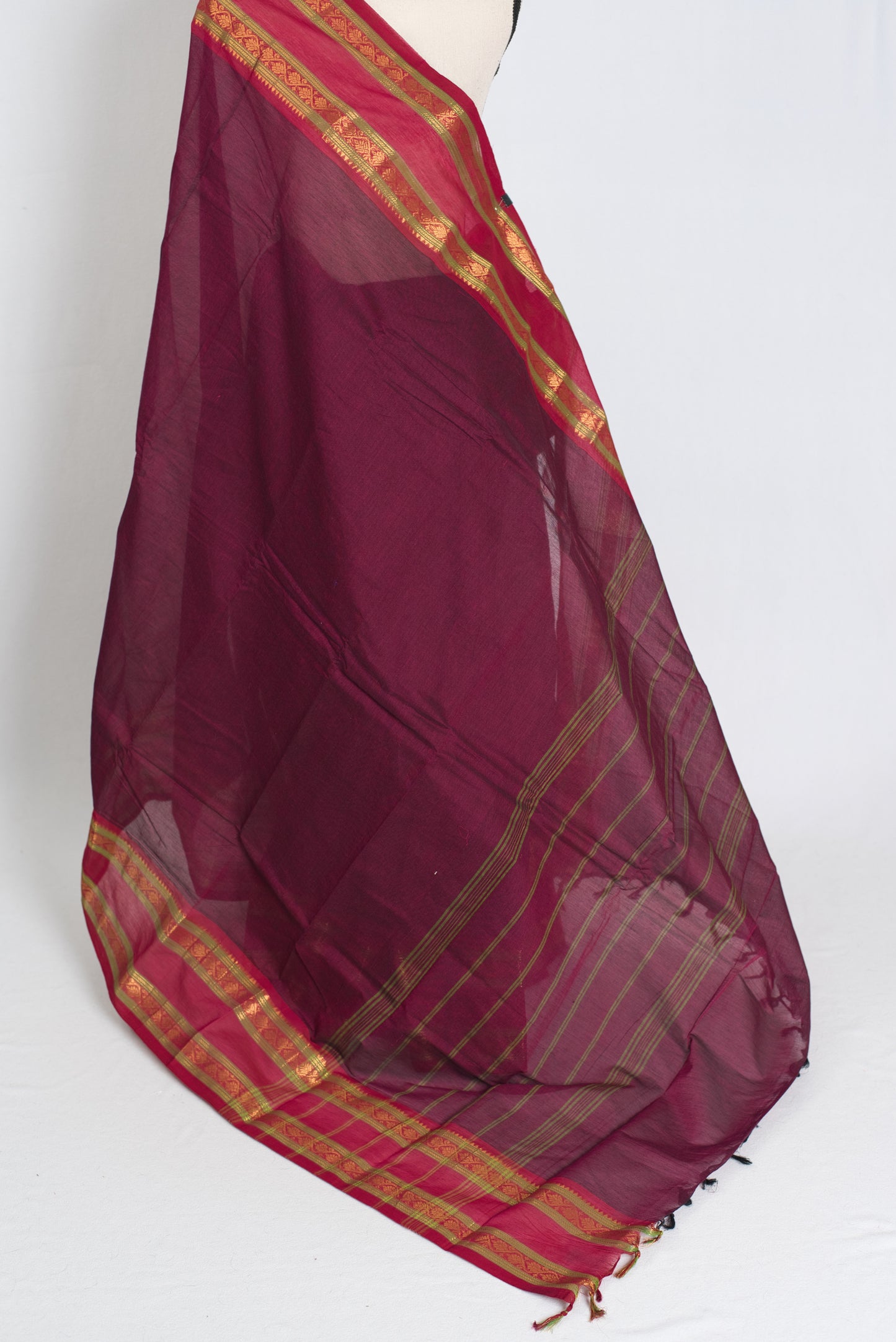 Kalyani : Handwoven Kanchi Cotton Saree in Maroonish Purple image 5