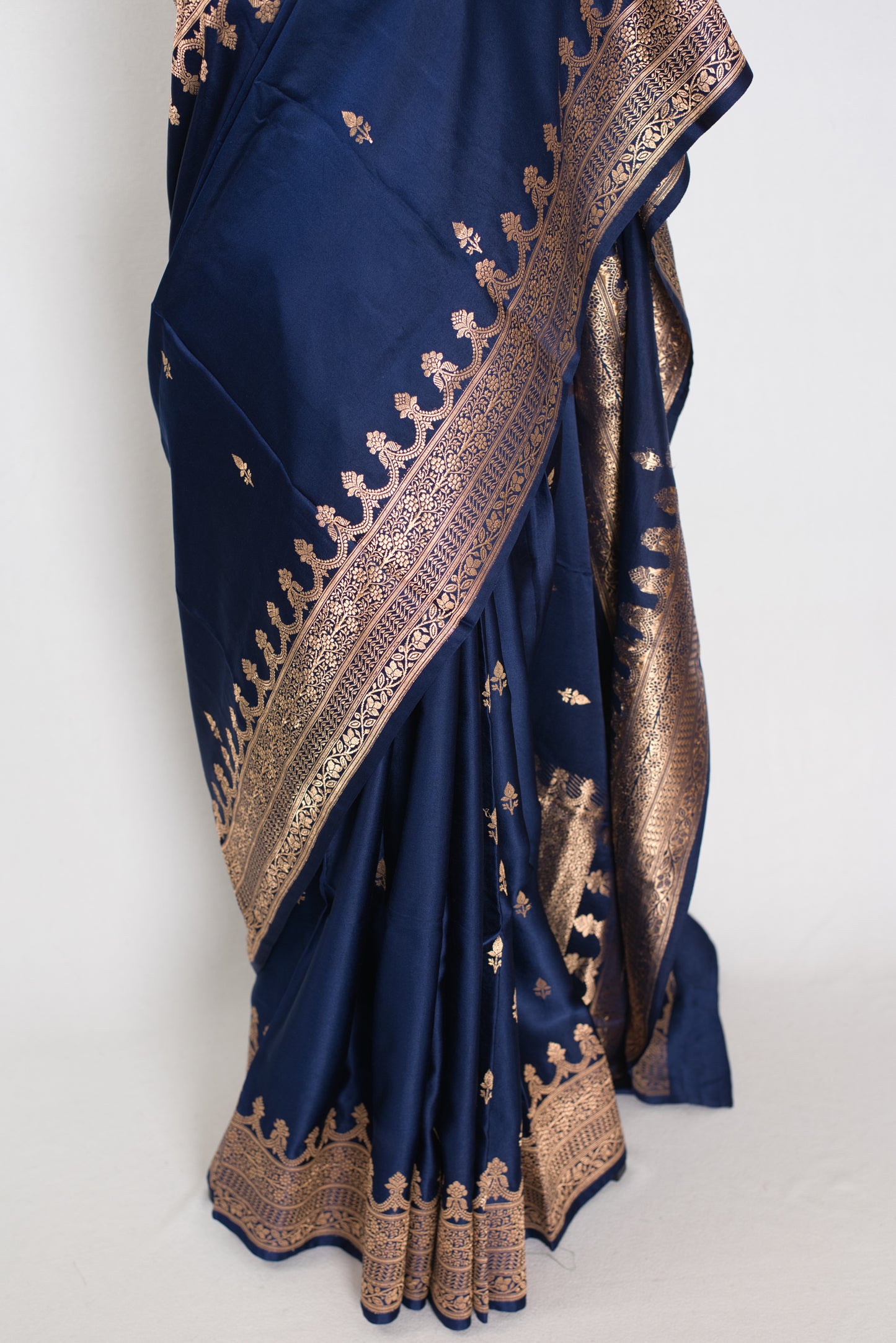 Ayesha | Midnight Blue Premium Mashru Banarasi Silk Saree image 6