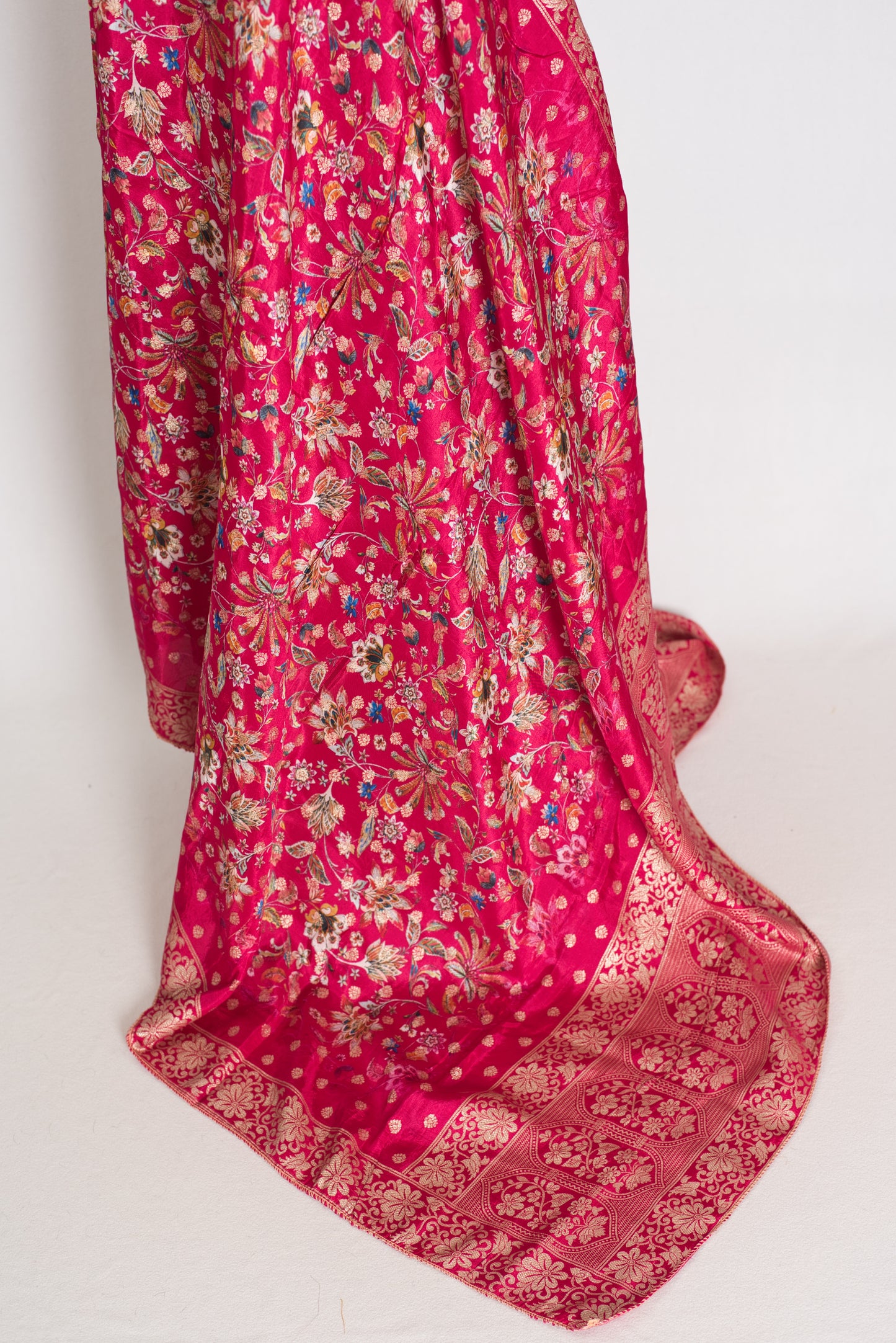 Arifa : Dark Pink Dola Silk Banarasi Dupatta image 2