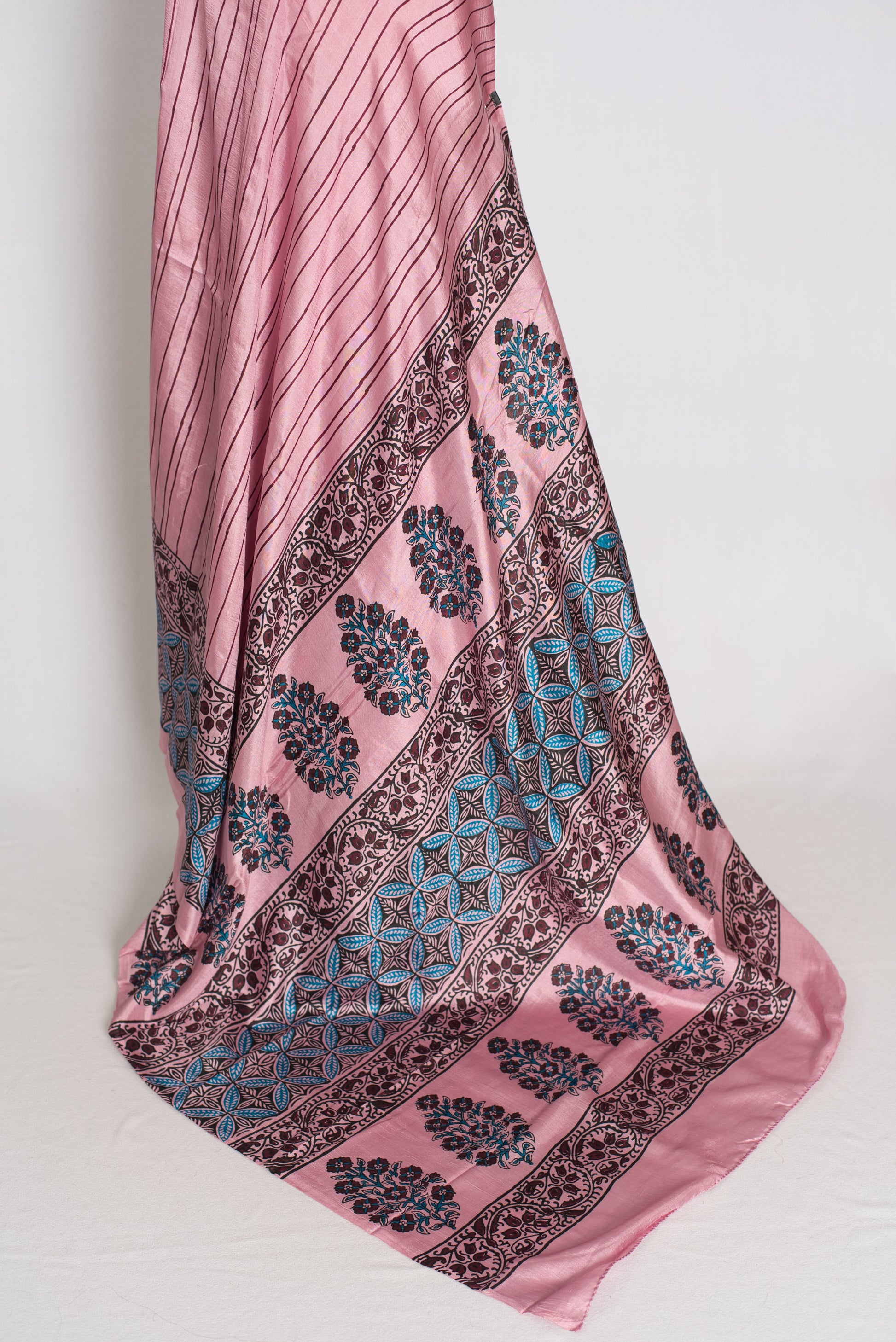Archana : Soft Pink and Black Hand Block Printed Murshidabad Silk Saree image 3