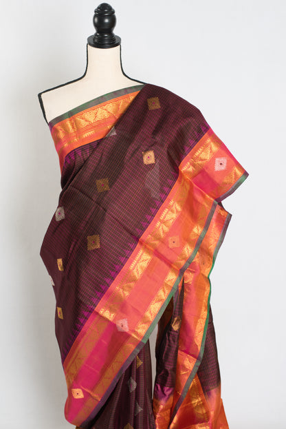 Mrinal : Exclusive Checks Kanji Gadwal Silk Saree in Coffee Brown image 6