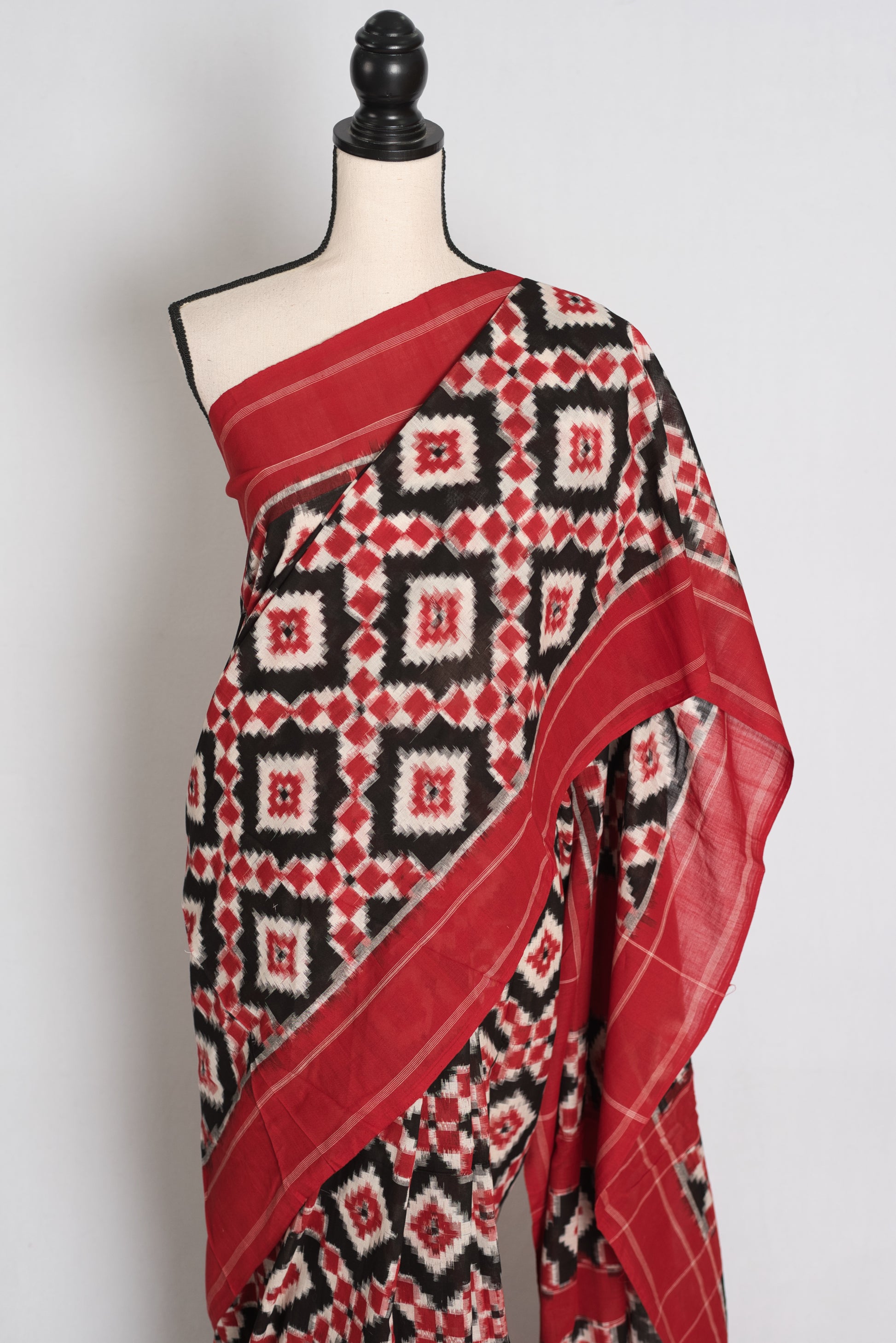 Priya : Black and Red Telia Rumal Pochampally Double Ikat Pure Cotton Saree image 6