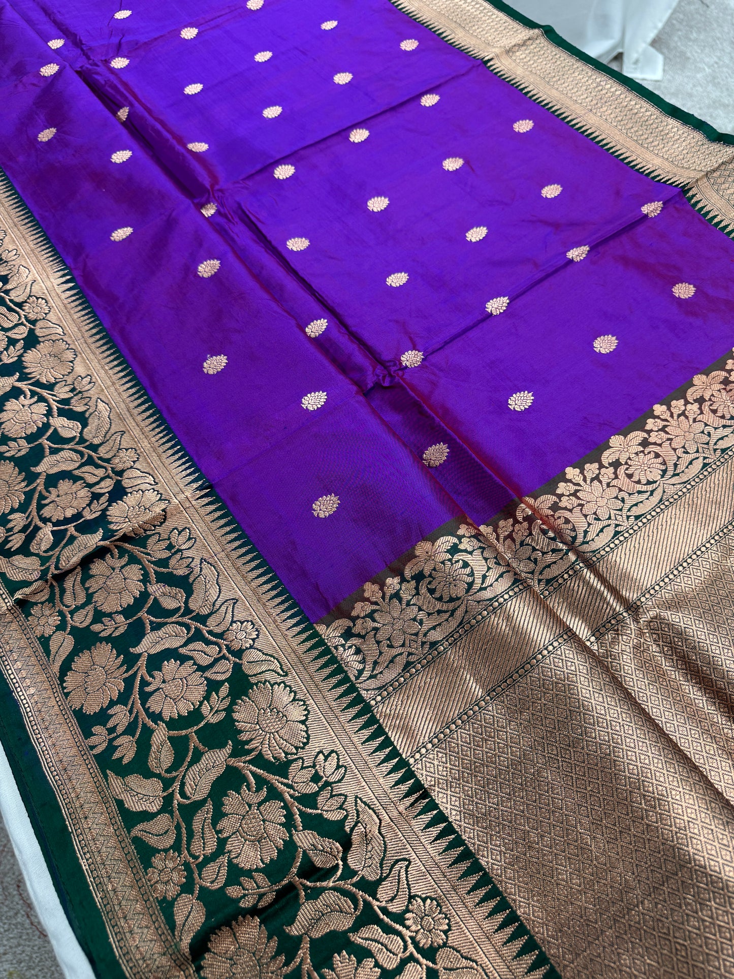 Hemlata : Silk Mark Certified Banarasi Silk Saree in Purple and Green image 4