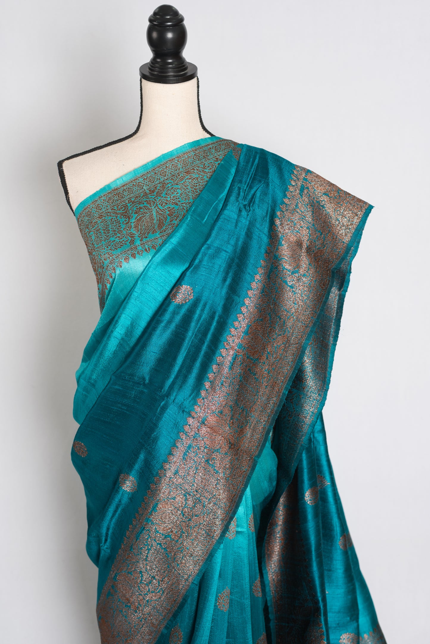 Divya : Ombre Shades of Blue Handwoven Pure Raw Silk Banarasi Saree image 5