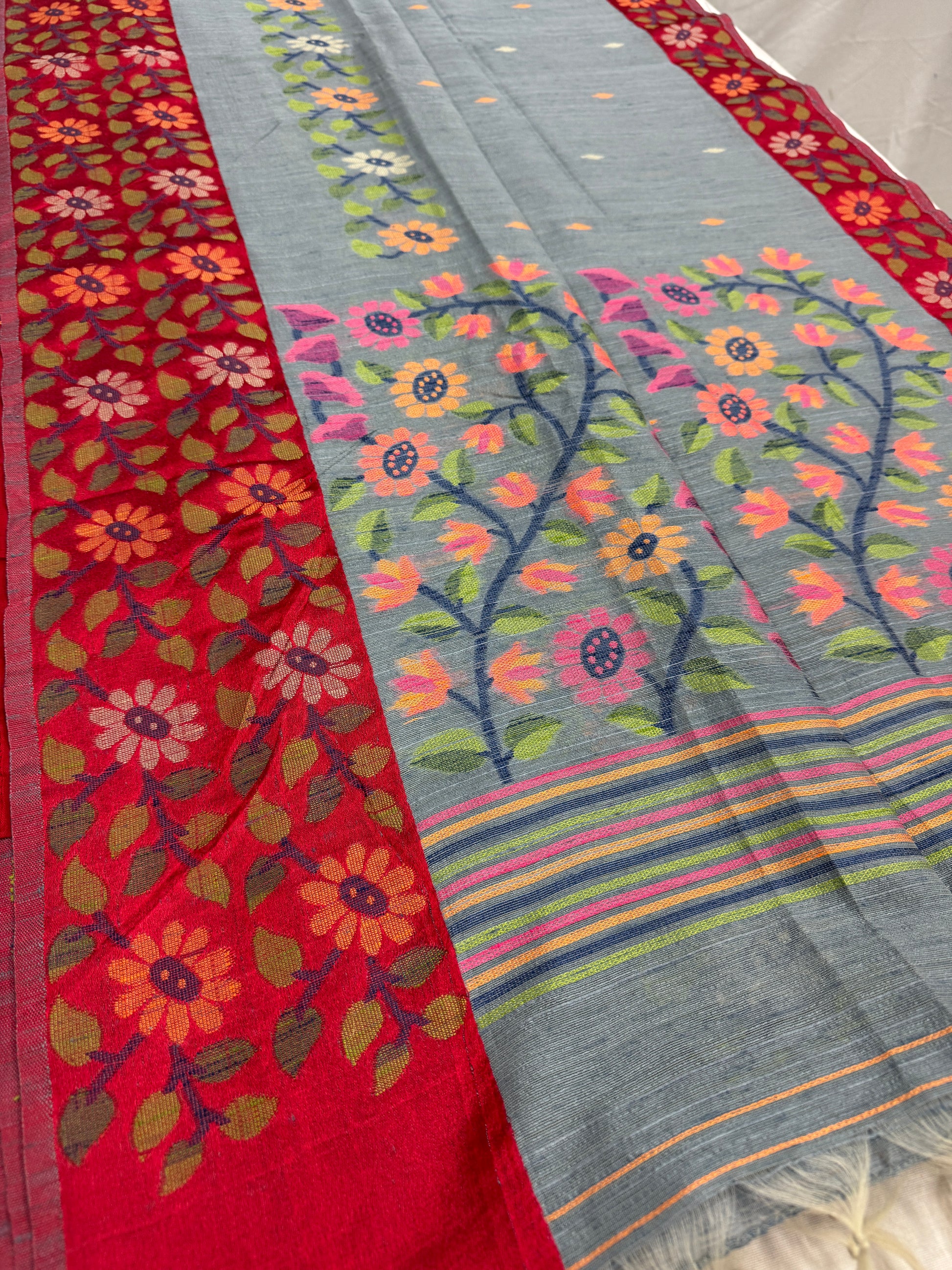 Bidisha | Grey & Red Semi Matka Tussar Jamdani Saree image 4