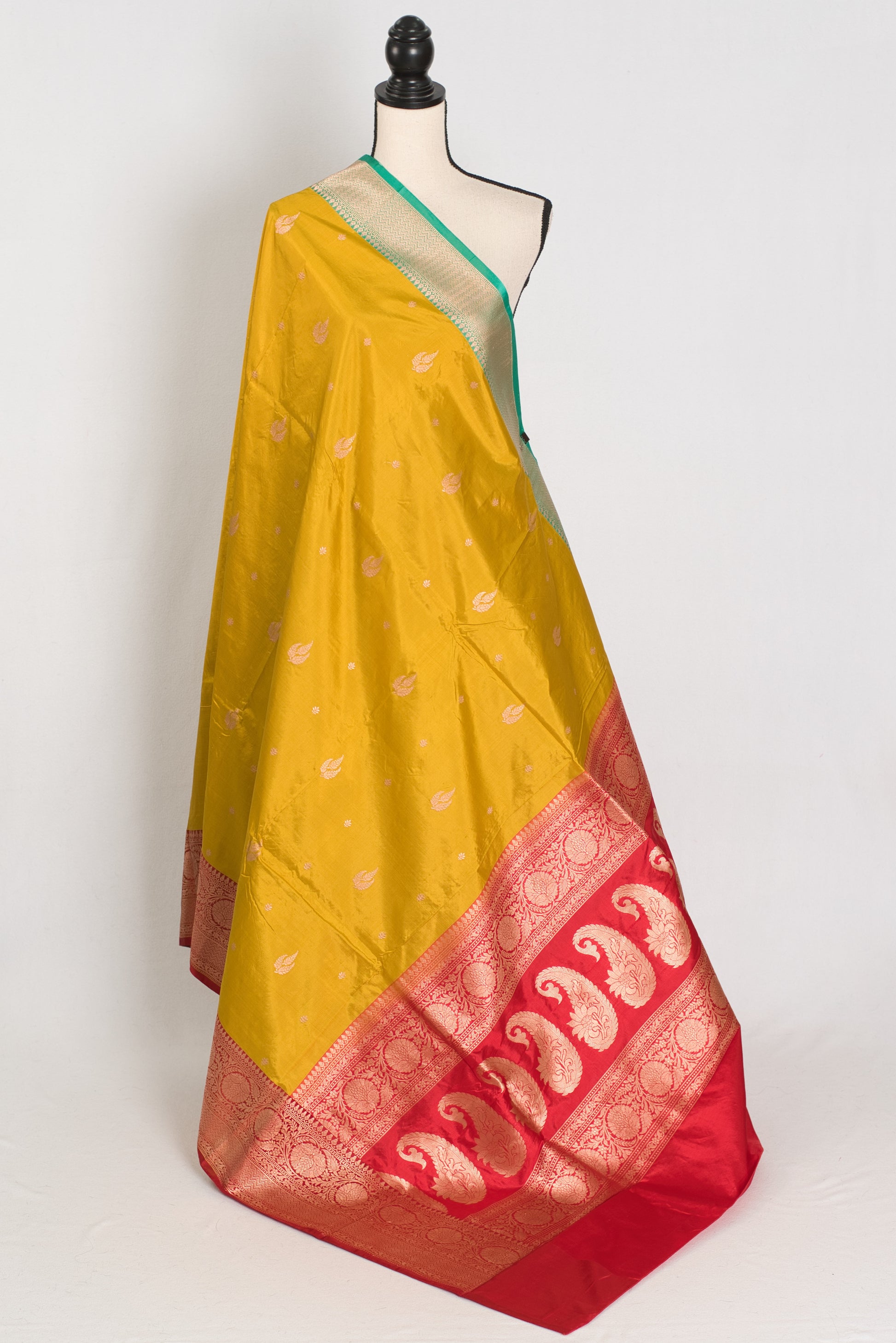 Sunayna | Yellow Pure Katan Silk Banarasi Saree | Ganga Jamuna Border image 1