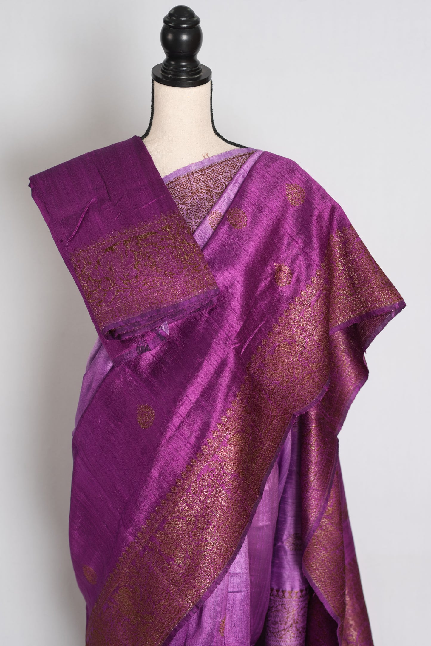 Gracy : Shades of Mauve Purple Ombre Hand Woven Raw Silk Banarasi Saree image 2