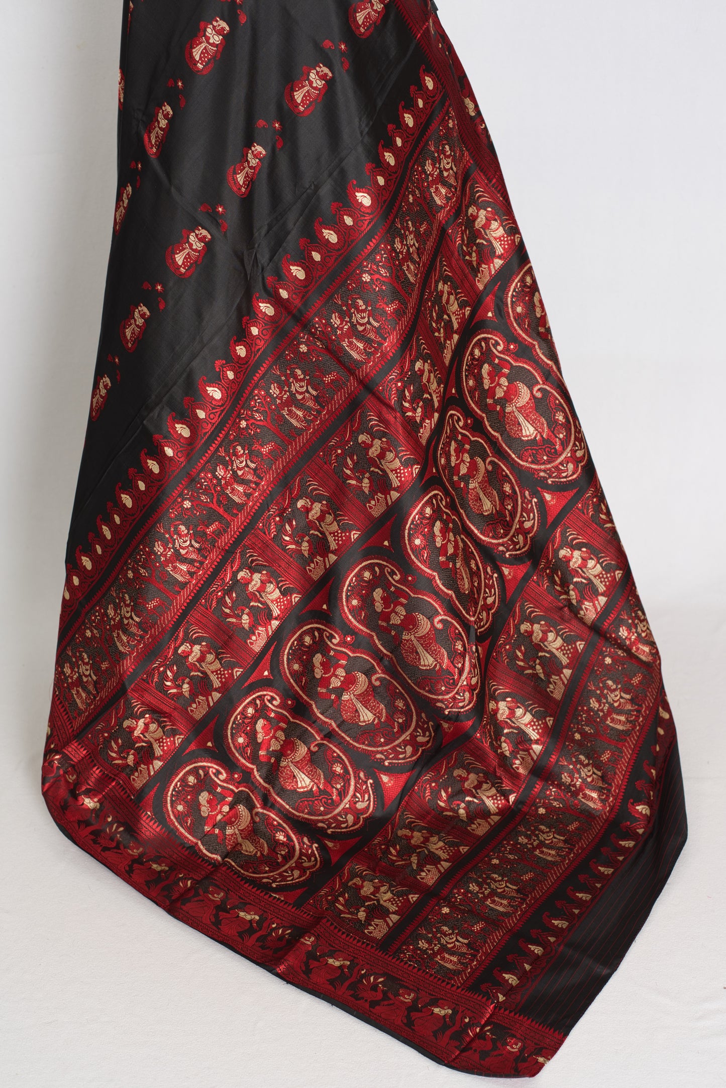 Koli | Midnight Black and Crimson Red Handwoven Baluchari Silk Saree image 2