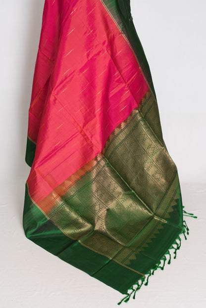 Sia : Rose Pink and Bottle Green Lightweight Kanjivaram Silk Saree image 3