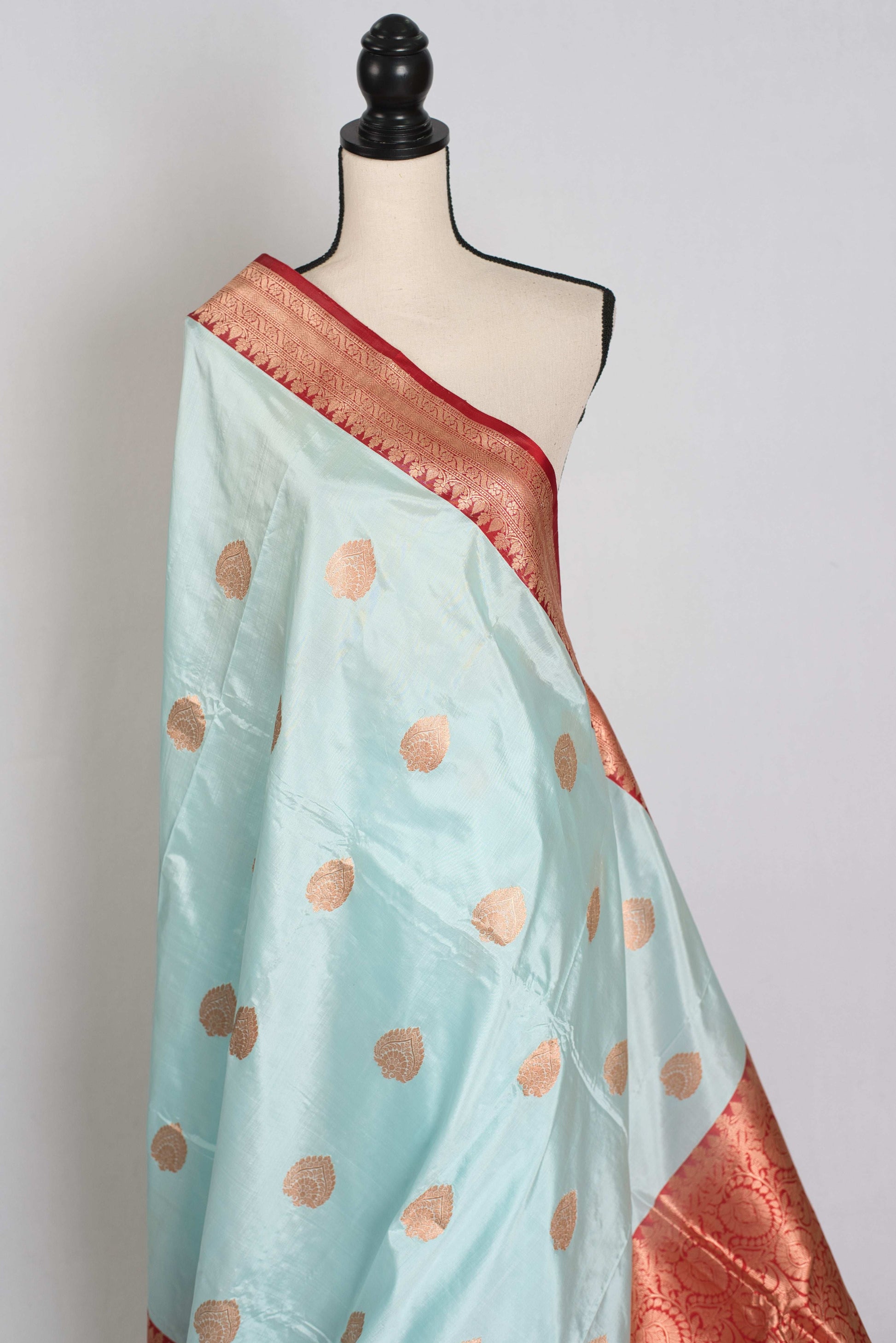 Madhavi : Certified Katan Silk Banarasi Saree in Sky Blue and Red image 4