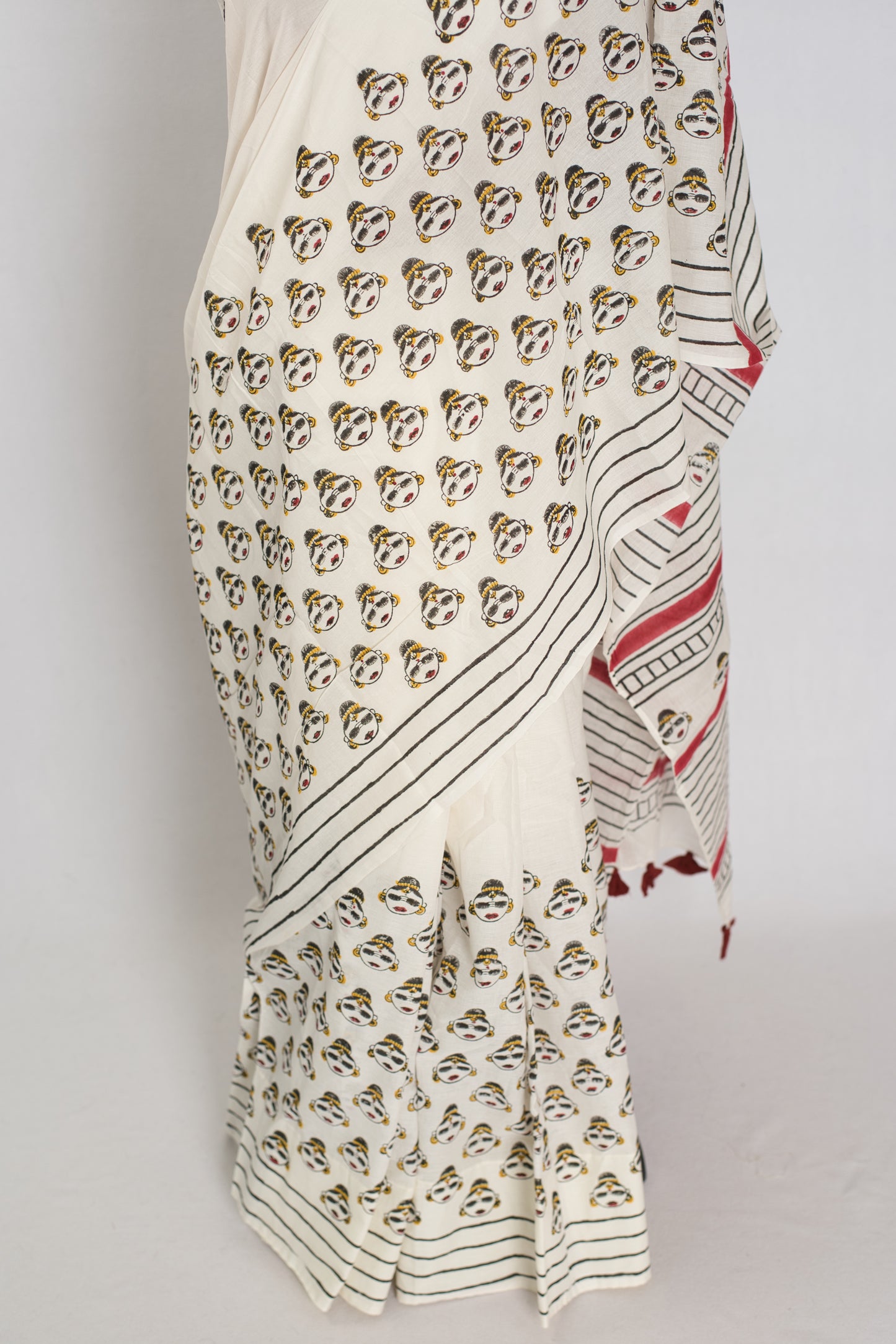 Sandhi: White & Black Contemporary Printed Mulmul Cotton Saree image 5