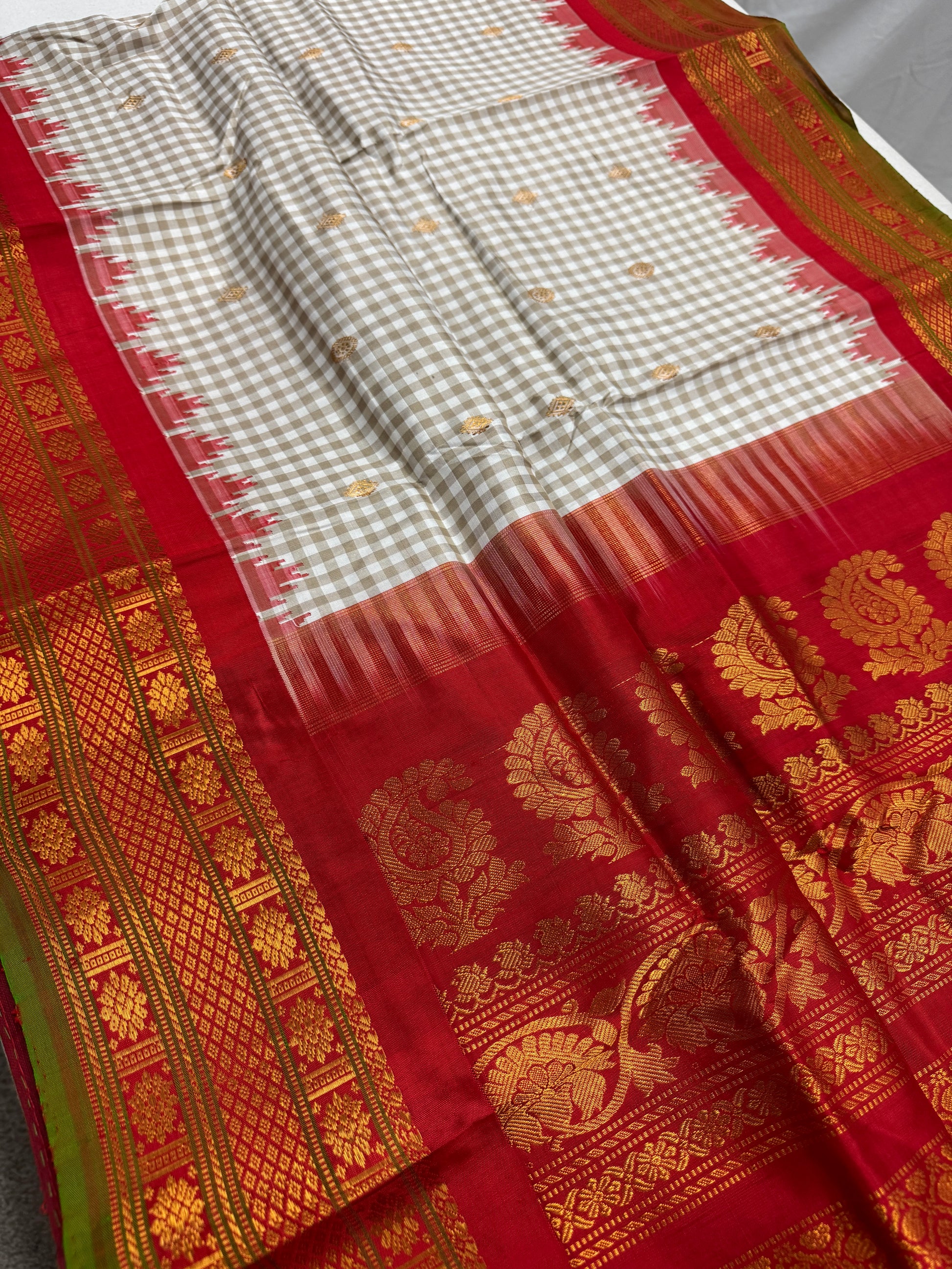 Kavya : Silk Mark Certified Micro Checks Kanji Gadwal Silk Saree image 0