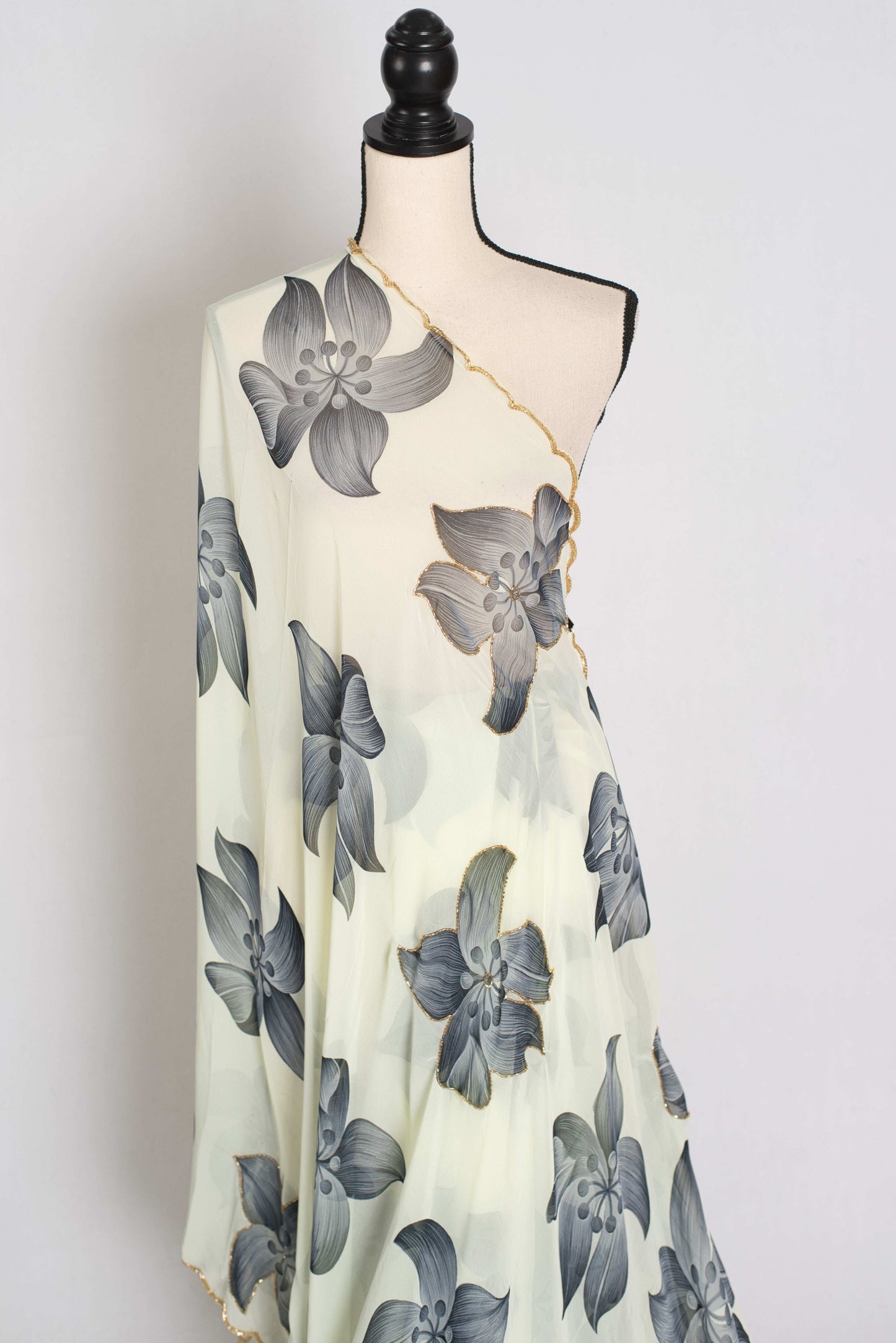 Nibha : Pale Yellow and Gray Floral Georgette Designer Embroidery Saree image 4