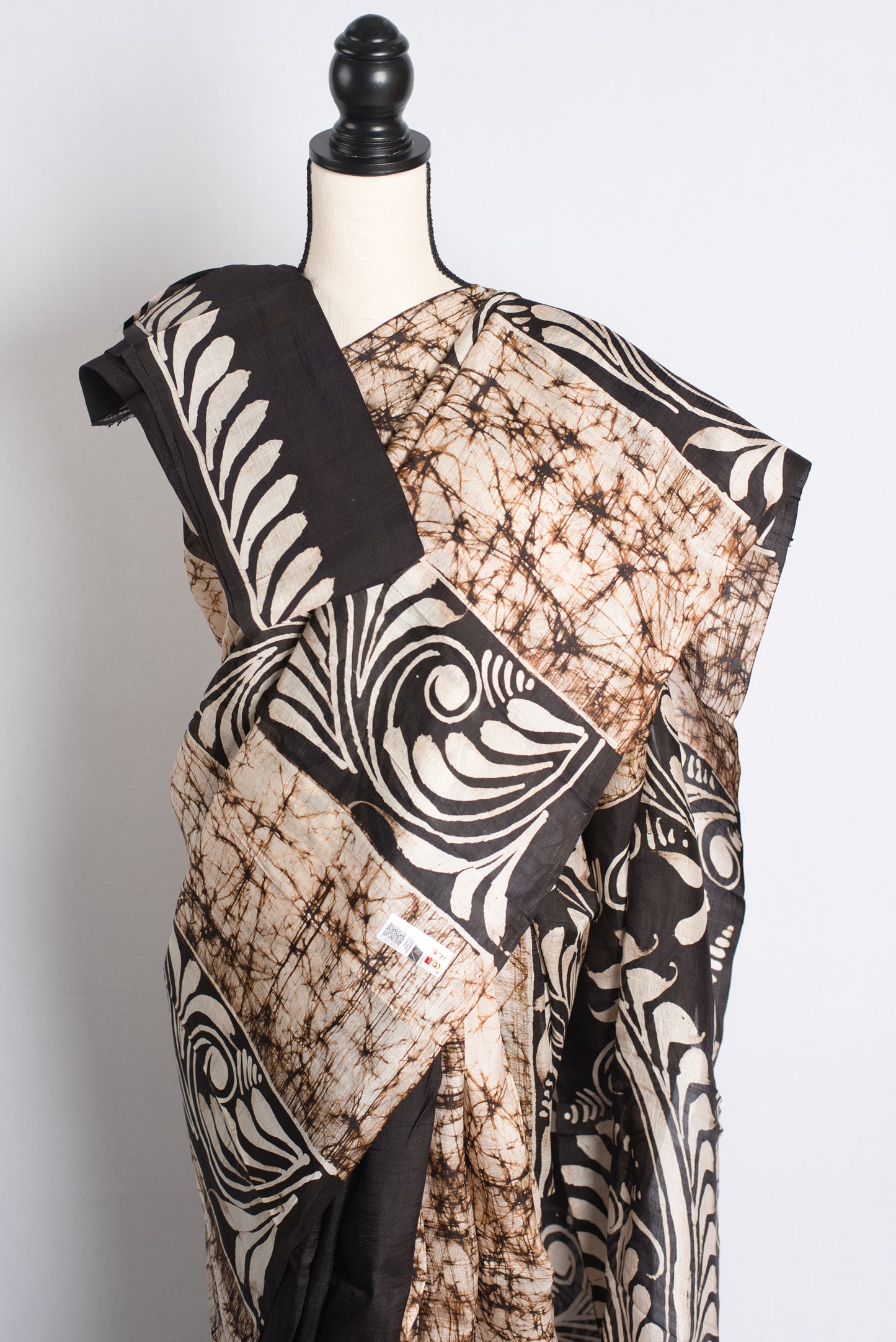 Vritti - Cream and Black Batik Handcrafted Pure Silk Saree image 2
