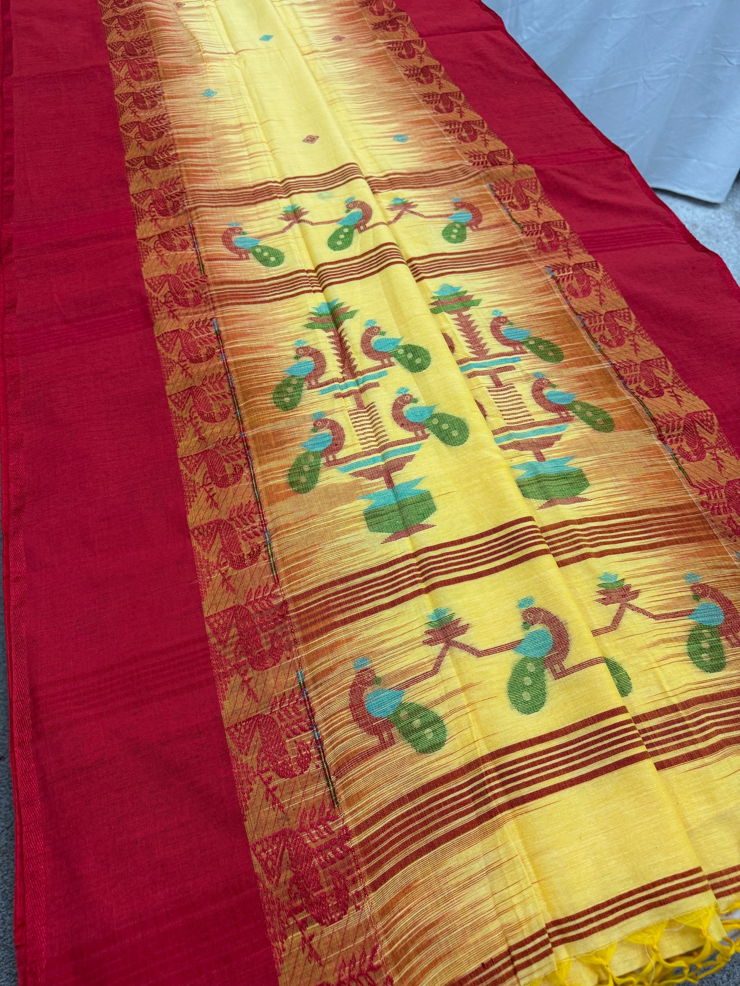 Kanchana : Yellow and Red Soft Cotton Bengal Handloom Saree image 5