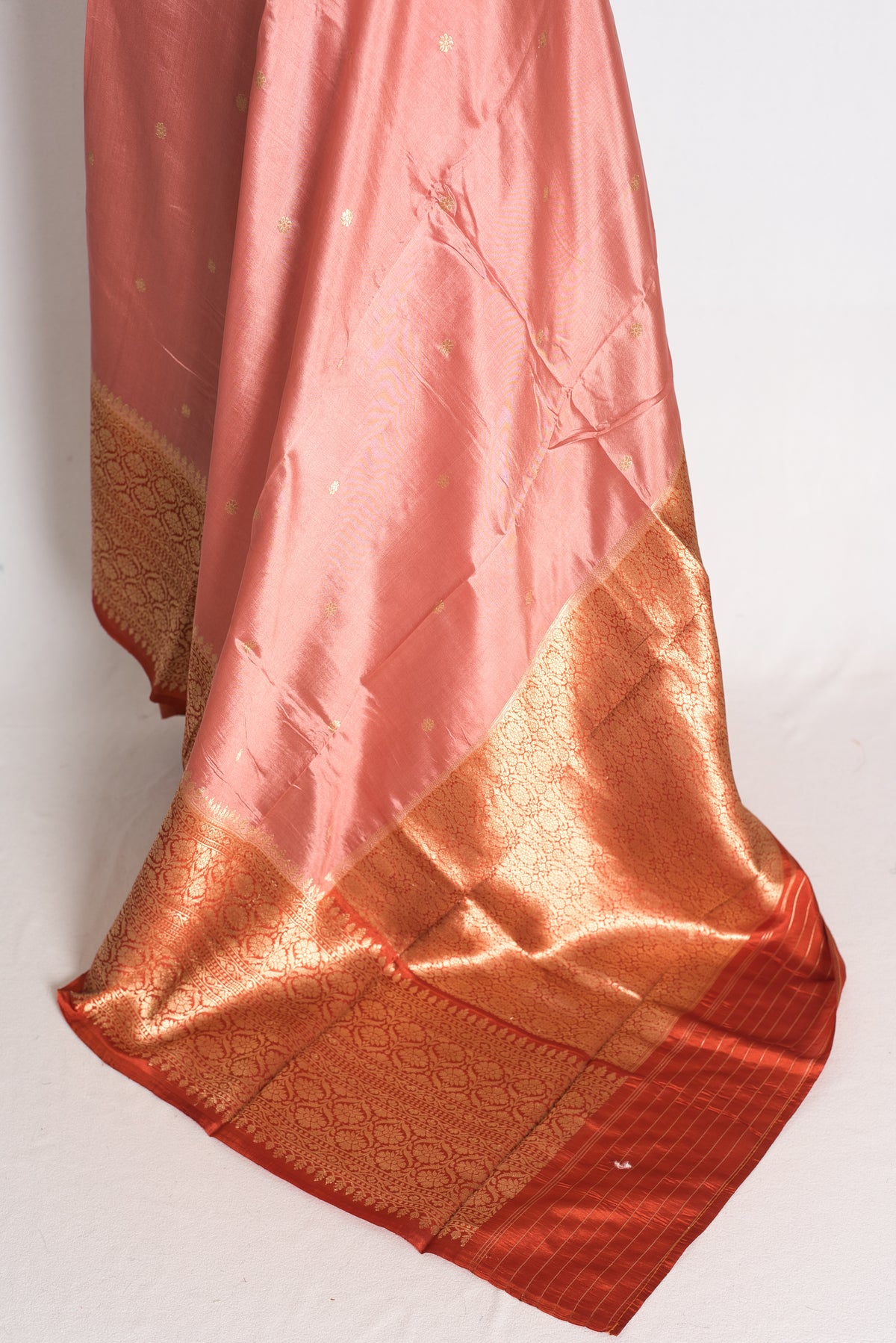 Paroma: Pastel Brown and Rust Wide Border Raw Mango Silk Banarasi Saree image 3