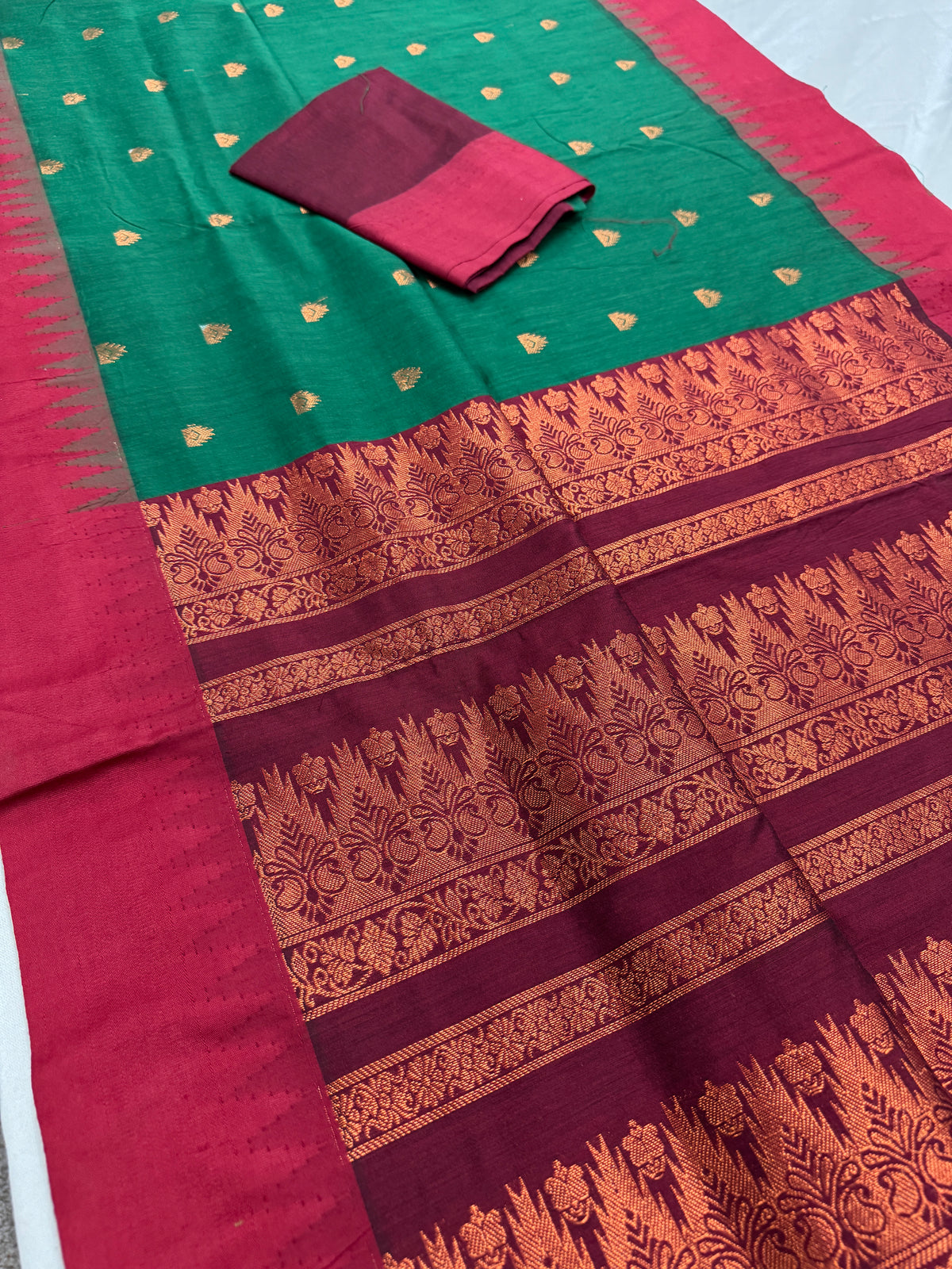 Mouni: Dark Green and Maroon Blended Cotton Gadwal Saree image 2