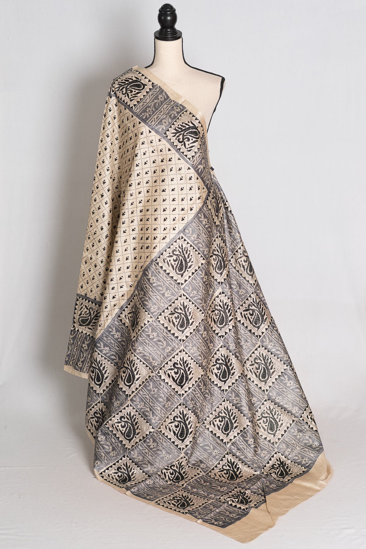 Rhythm : Beige Hand Embroidery Kantha Stitch Gachi Tussar Silk Saree image 1